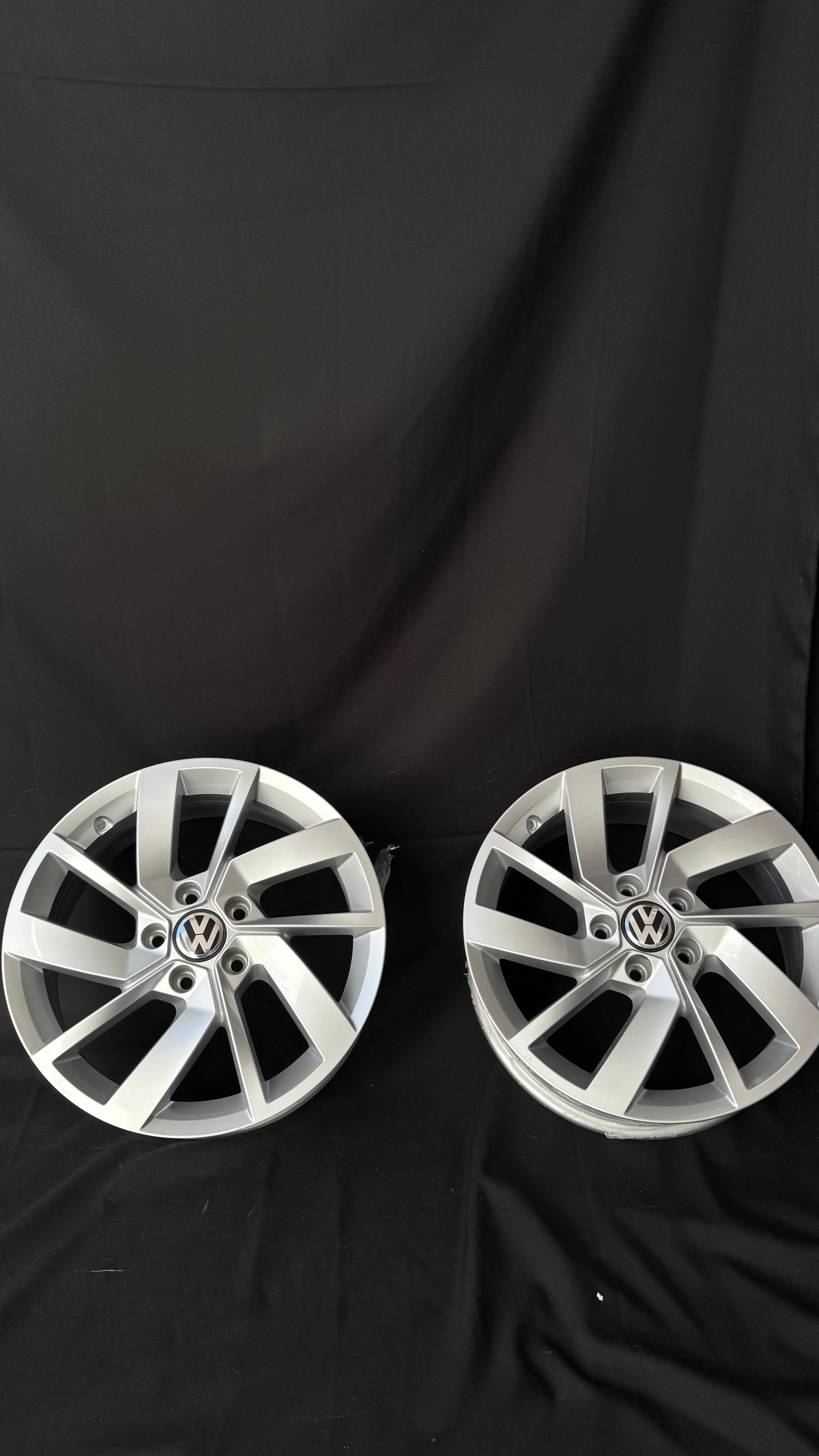 4 Rines 17” Volkswagen Golf TSI A8 A7 Originales Nuevos