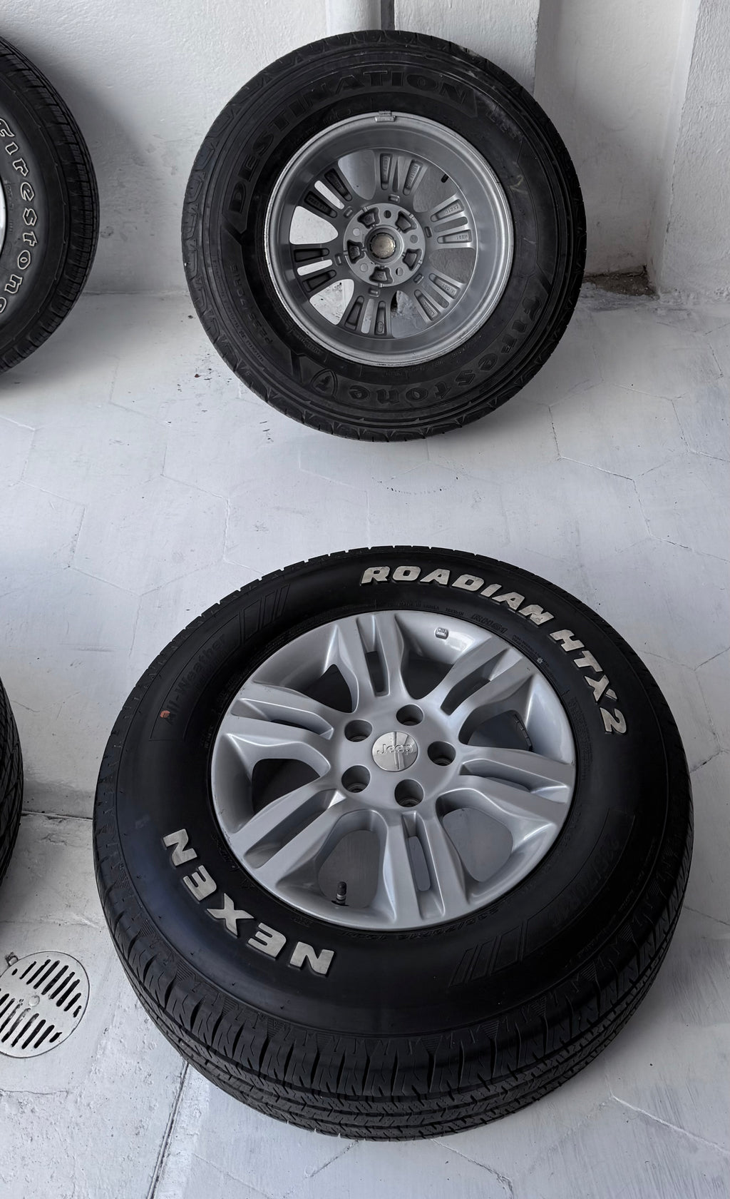 4 Rines con llantas 16” Jeep Liberty, Patriot, Compass, Wrangler, Dodge Nitro, Caravan y Voyager – 5×114