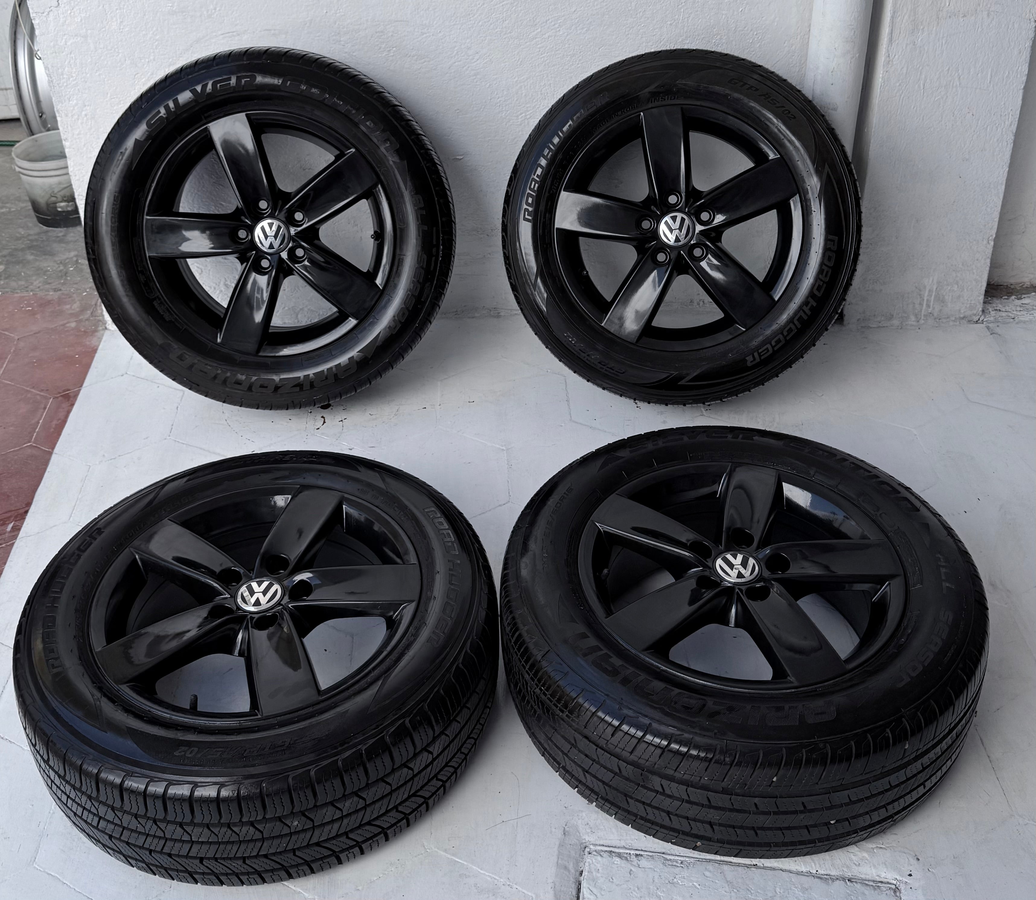 4 Rines con llantas 16” Volkswagen Golf, Jetta MK6 y Jetta MK7 – 5×112 | Black Piano