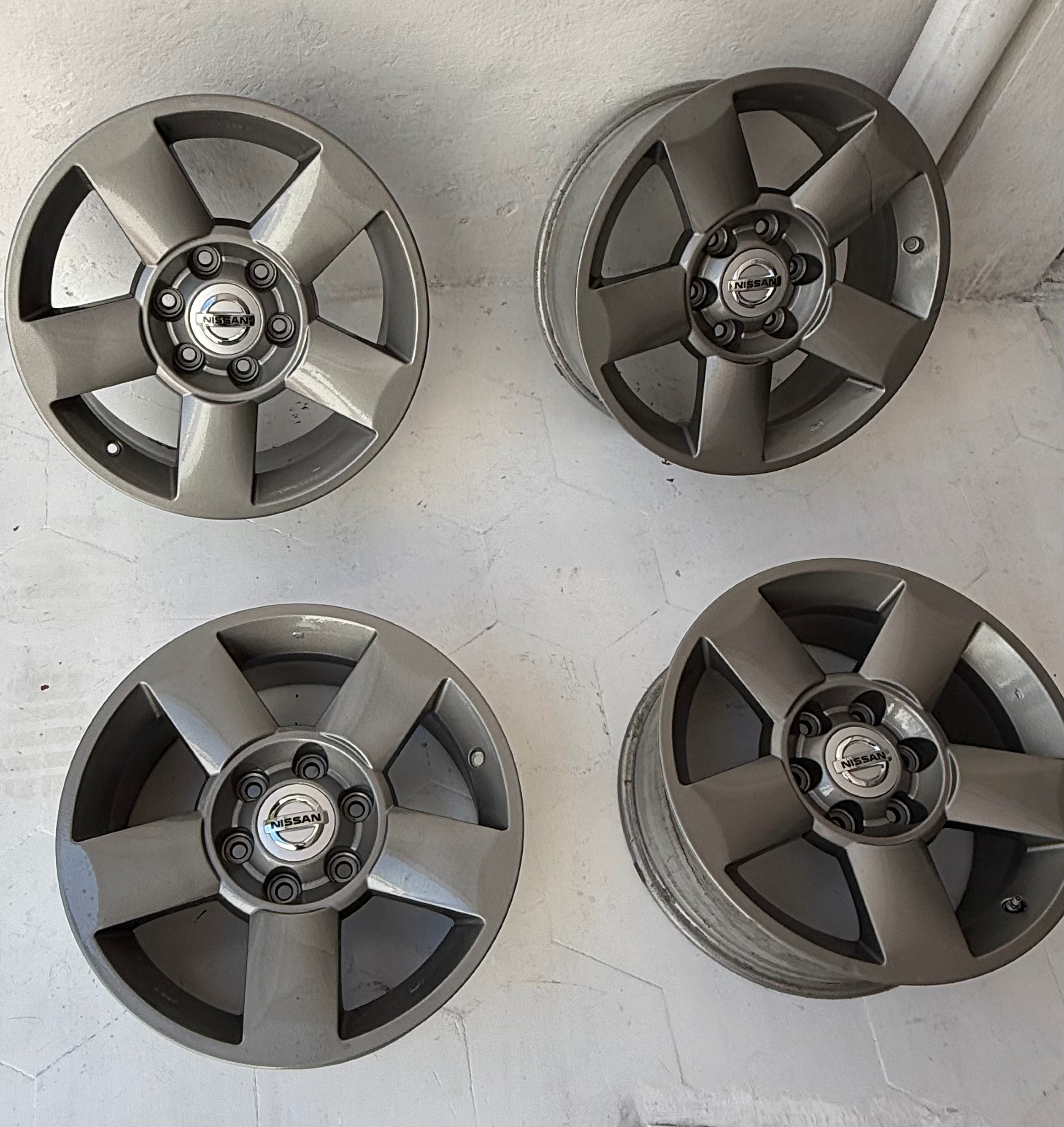 4 Rines 18” Nissan D21 Estacas Seminuevos Originales 6x139