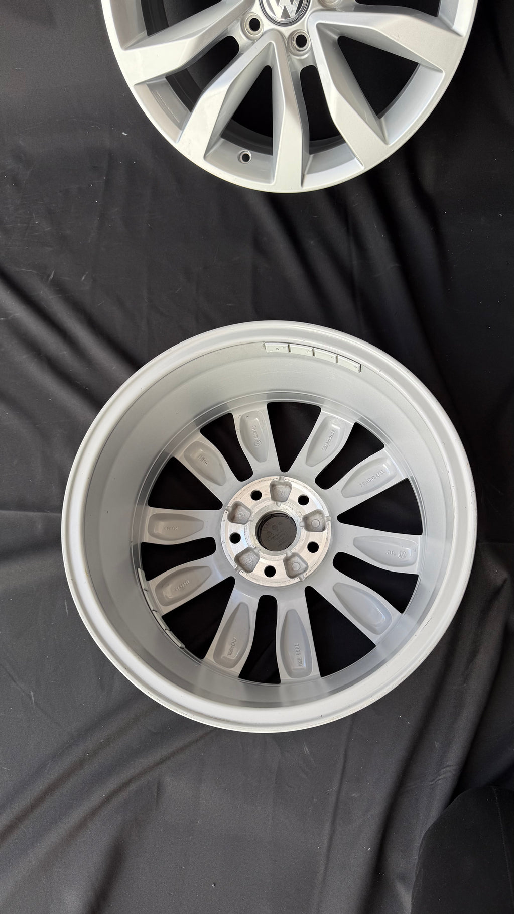 4 Rines 17” Volkswagen Originales Seminuevos Tiguan Taos Golf Jetta MK6 MK7 Passat New Beetle