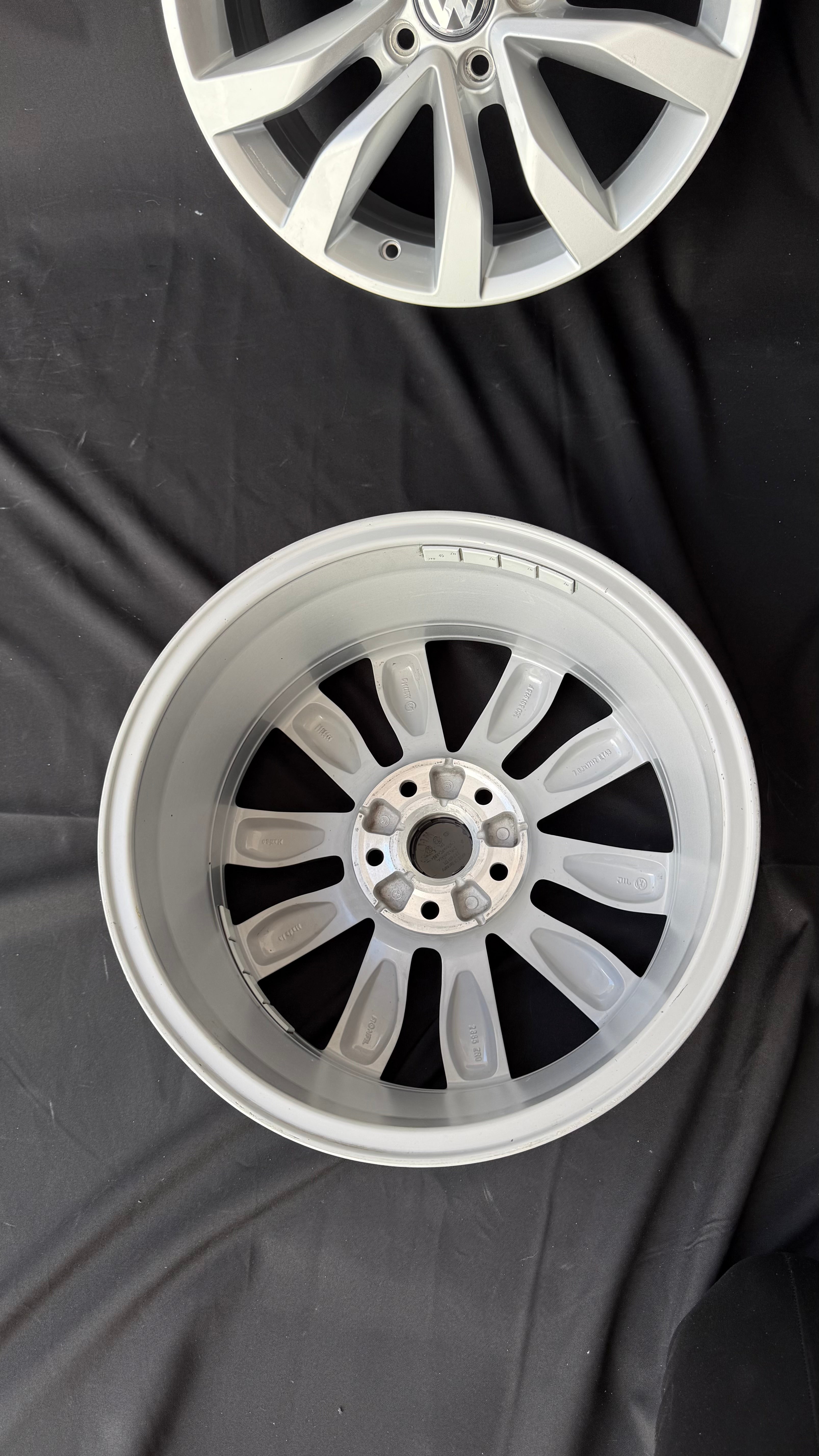 4 Rines 17” Volkswagen Originales Seminuevos Tiguan Taos Golf Jetta MK6 MK7 Passat New Beetle