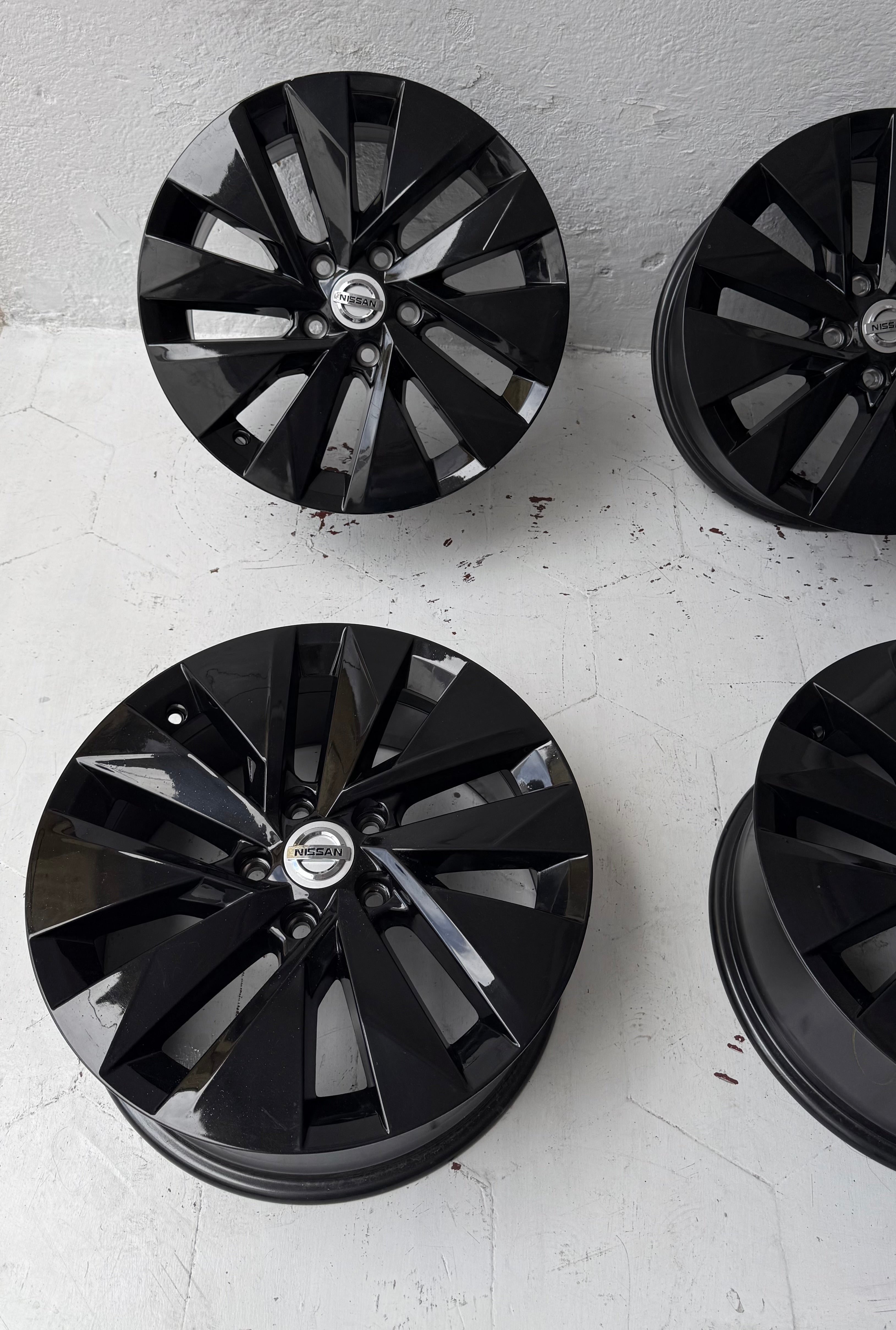 4 Rines 17” Nissan – 5×114