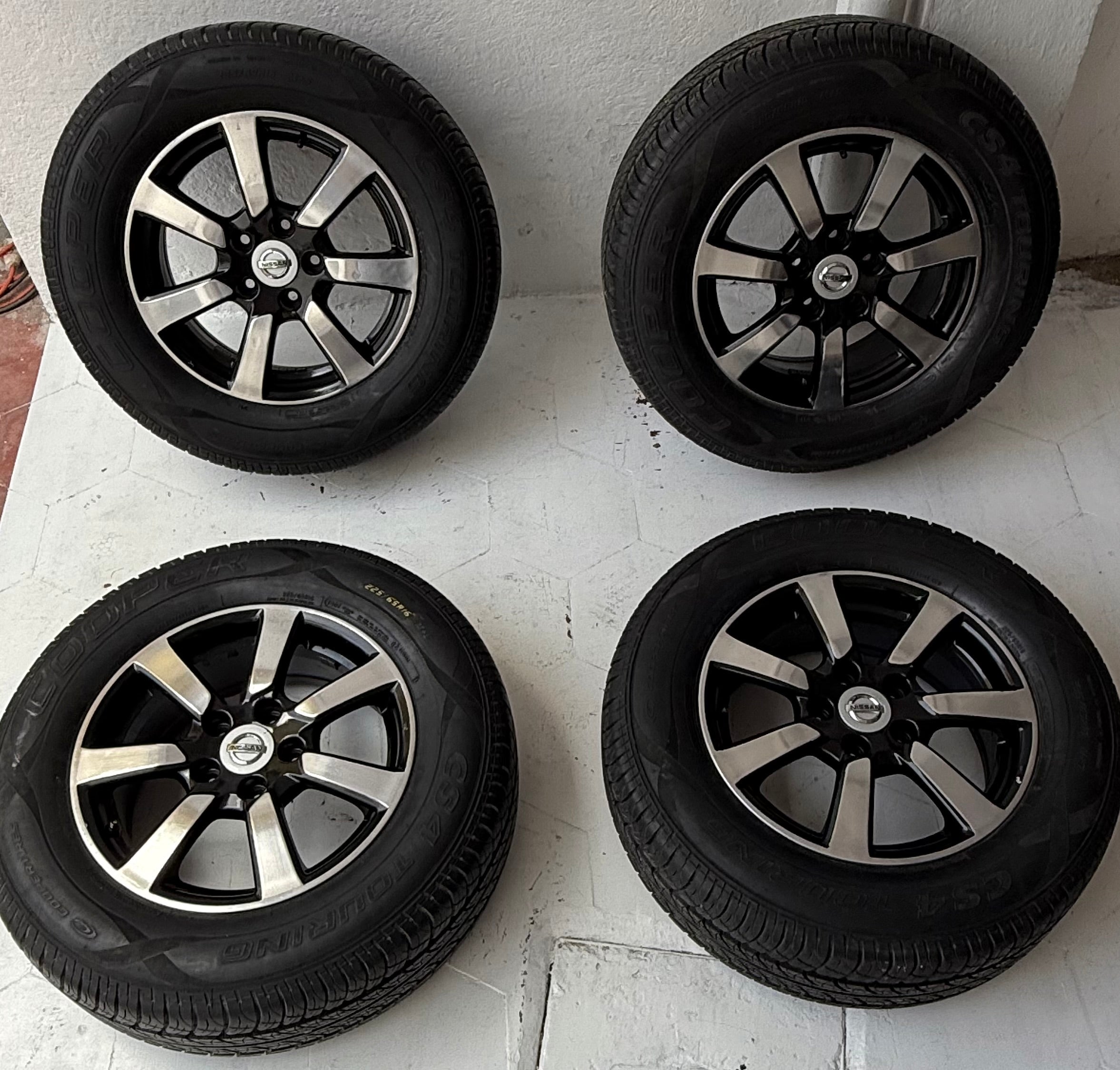 4 rines con llanta 16, 5-114 de Nissan Rouge xtrel altima centra 
$9800 excelente estado