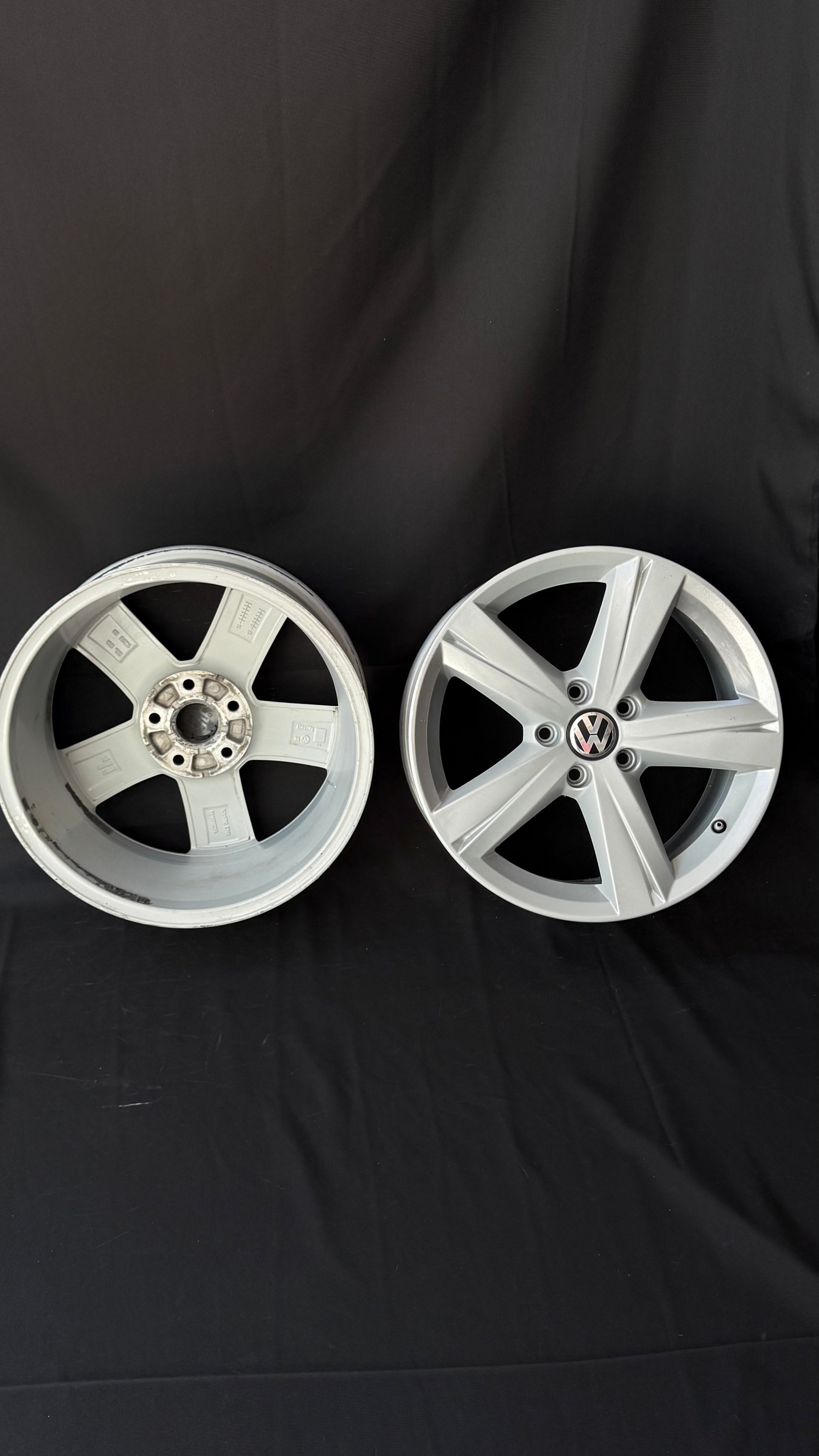 4 Rines 17” Volkswagen Golf Jetta Originales Seminuevos 5x112