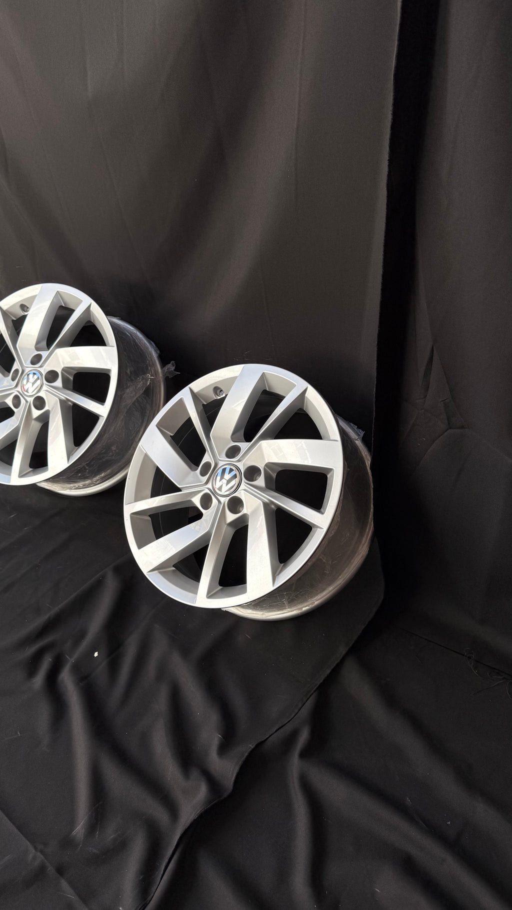 4 Rines 17” Volkswagen Golf TSI A8 A7 Originales Nuevos