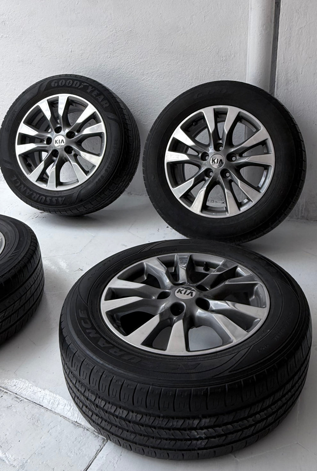4 Rines con llantas 16” Kia Forte, Optima y Sportage – 5×114