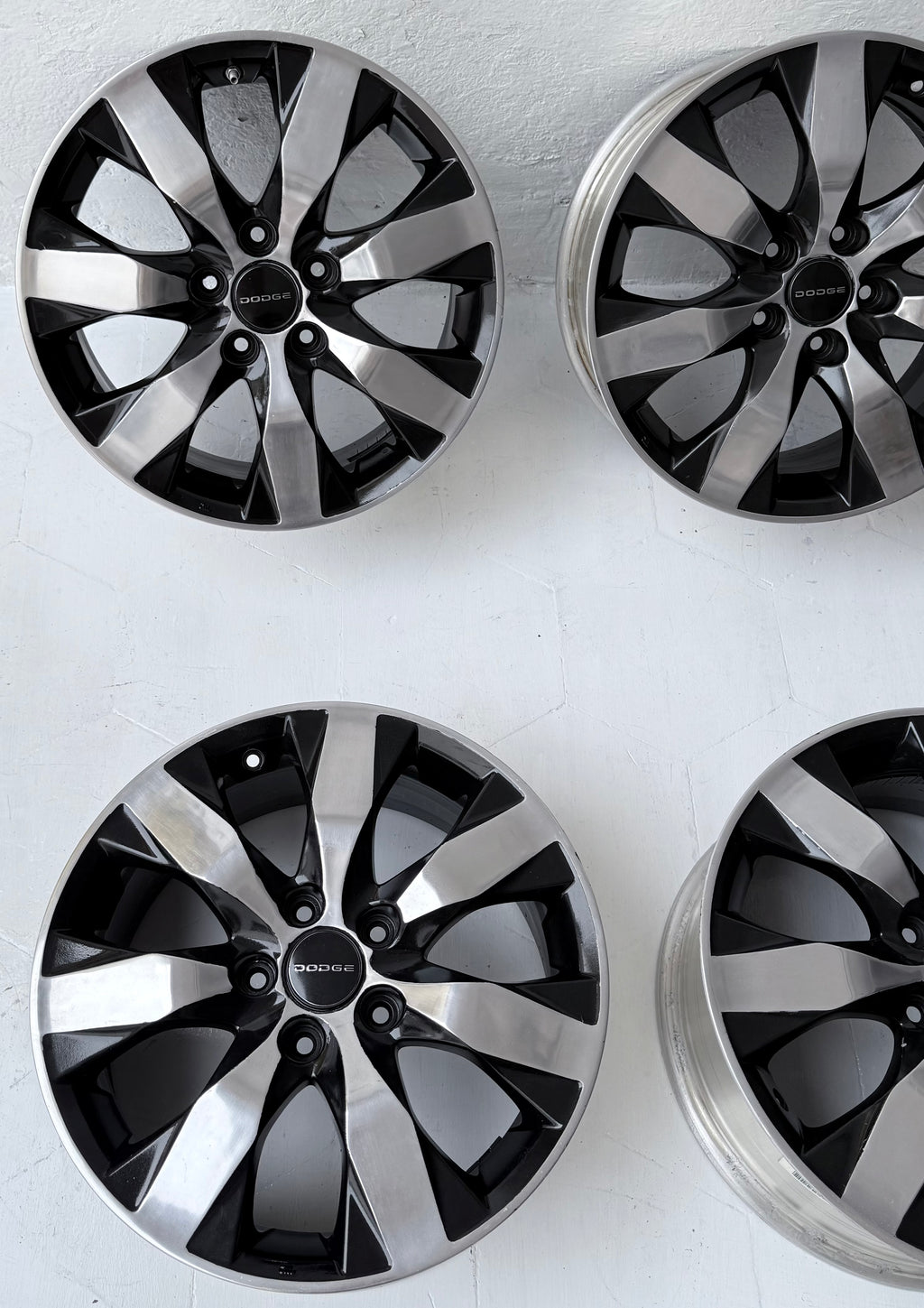 4 Rines 17” Dodge Voyager, Caravan, Nitro, Avenger y 300C – 5×114