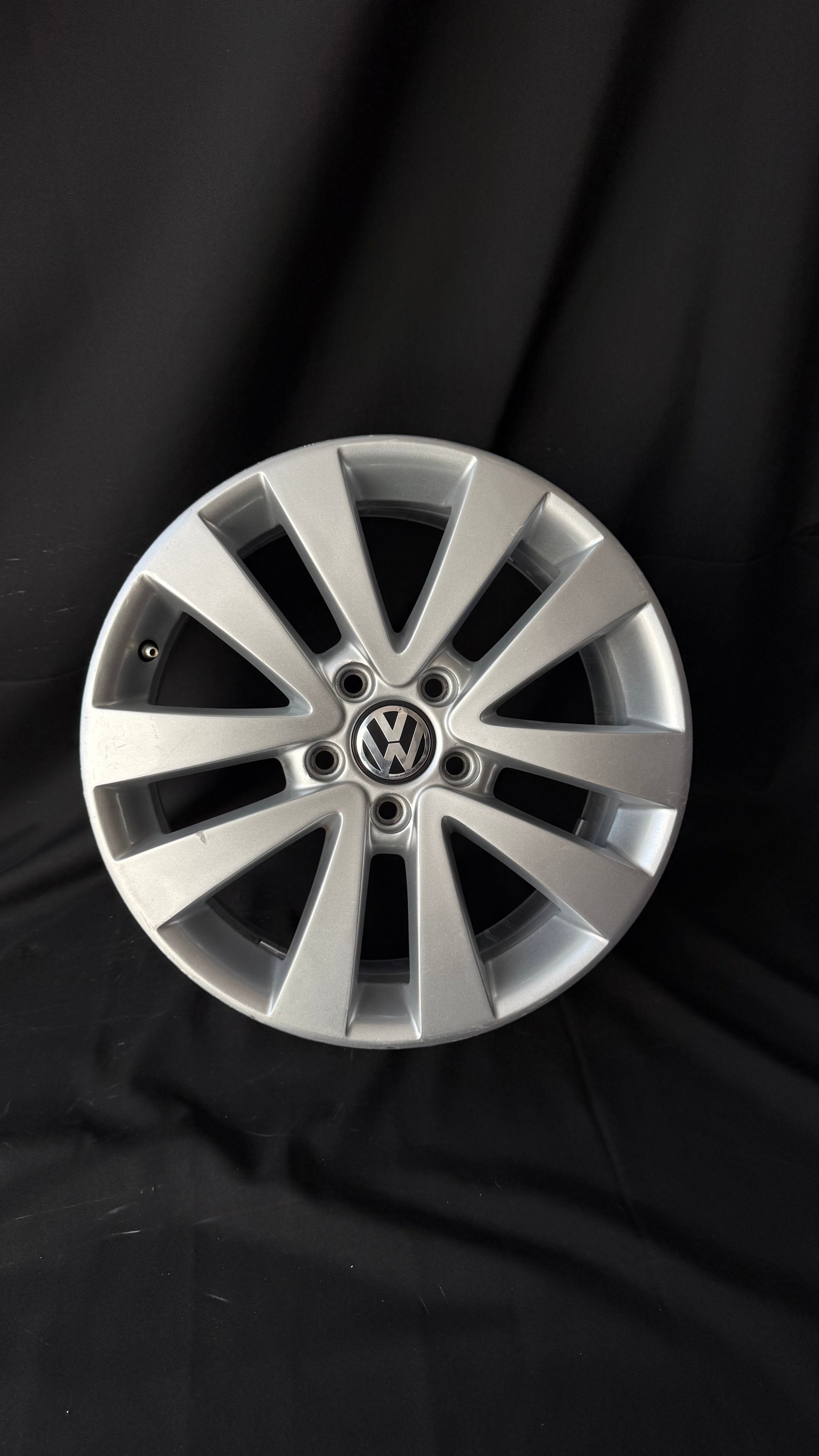 1 Rin 17” Volkswagen Jetta MK6 / Golf Original