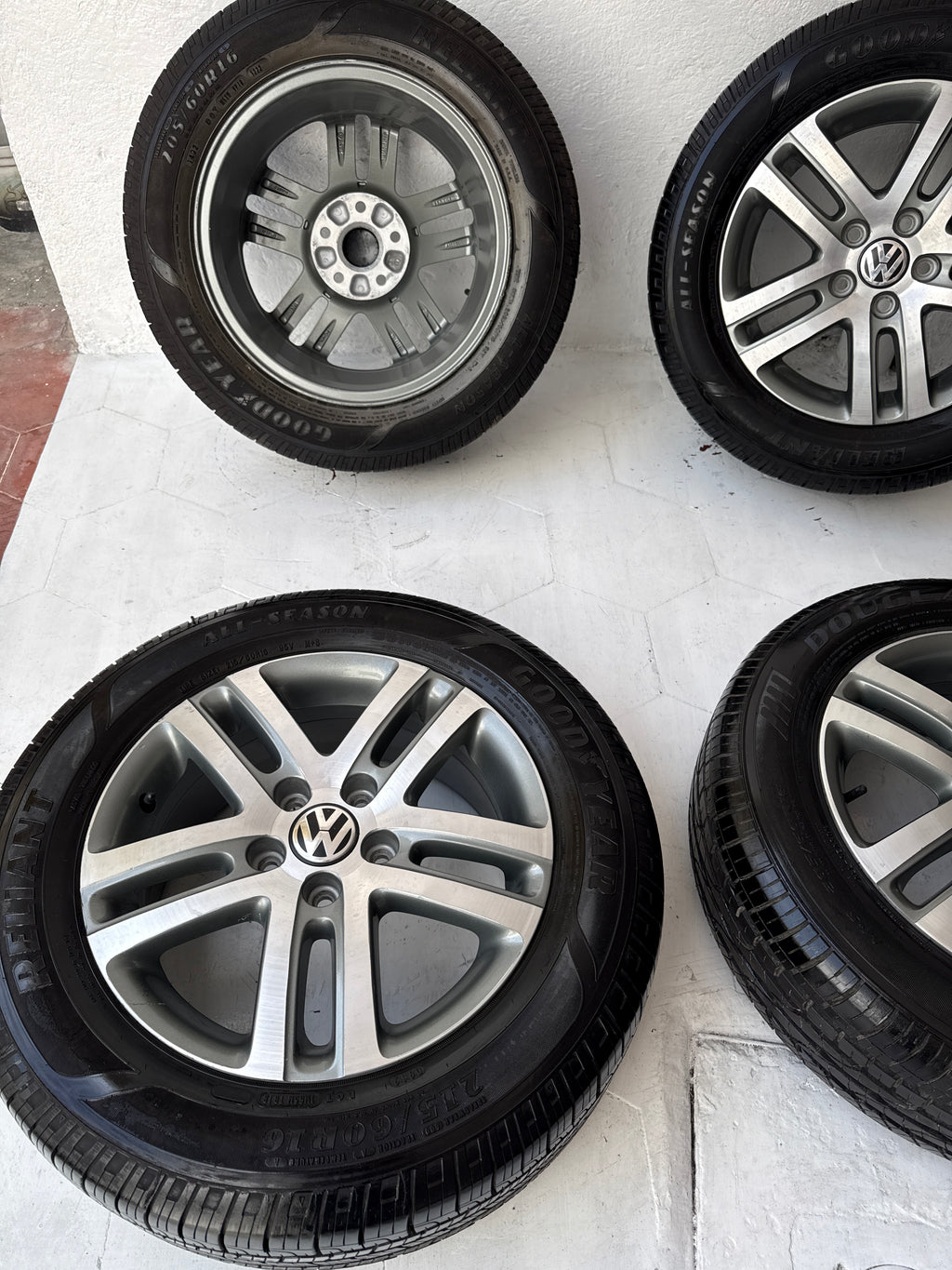 4 Rines con llantas 16” Volkswagen Golf, Jetta MK6 y Jetta MK7 – 5×112