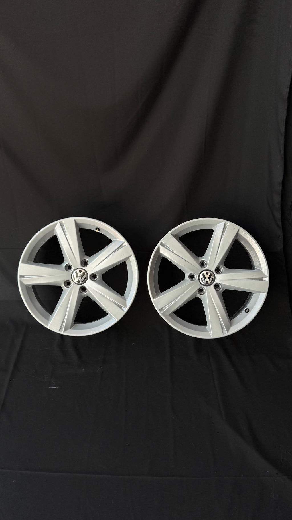 4 Rines 17” Volkswagen Golf Jetta Originales Seminuevos 5x112