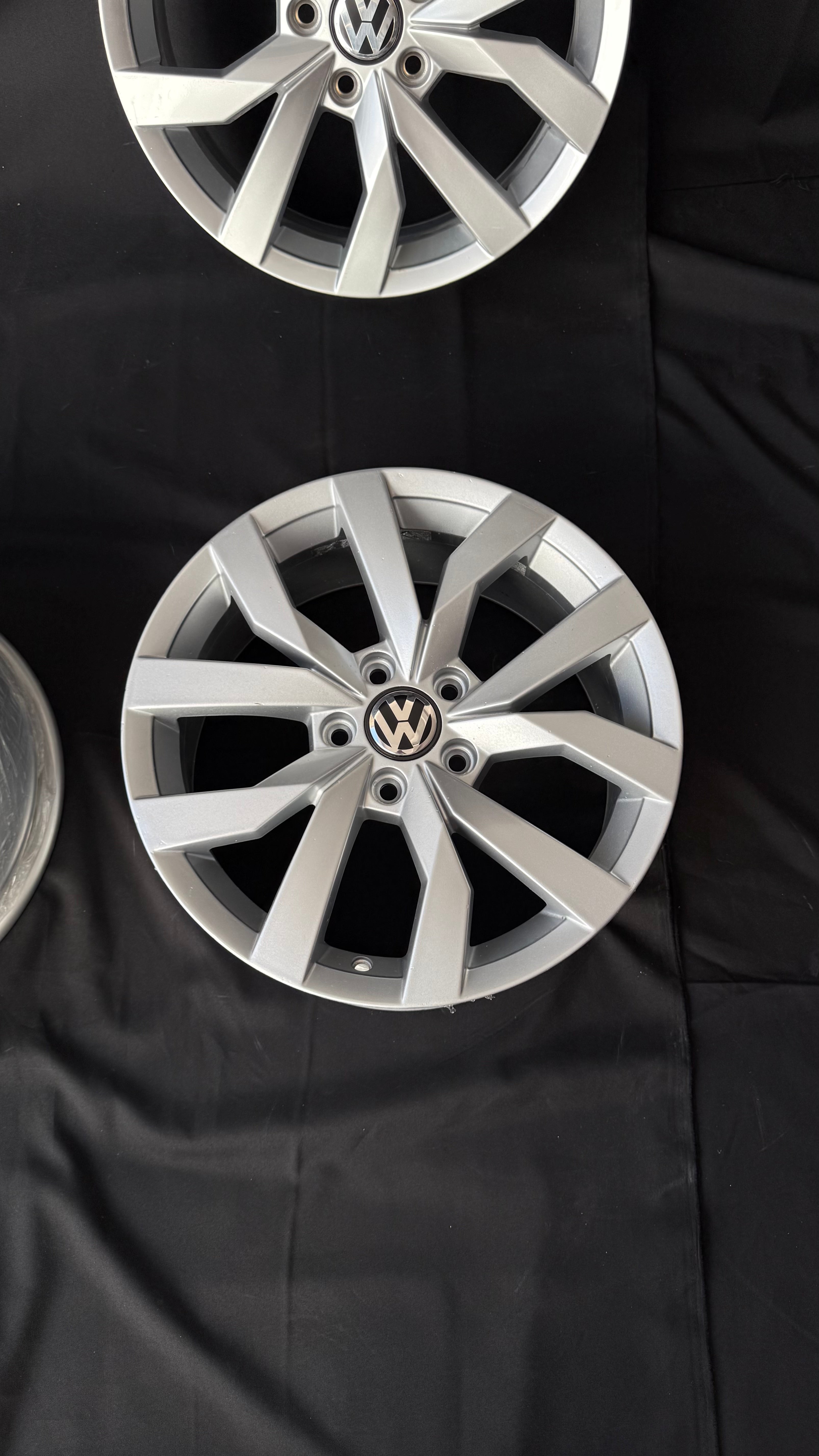 4 Rines 17” Volkswagen Golf TSI Jetta A6 A7 Originales Seminuevos