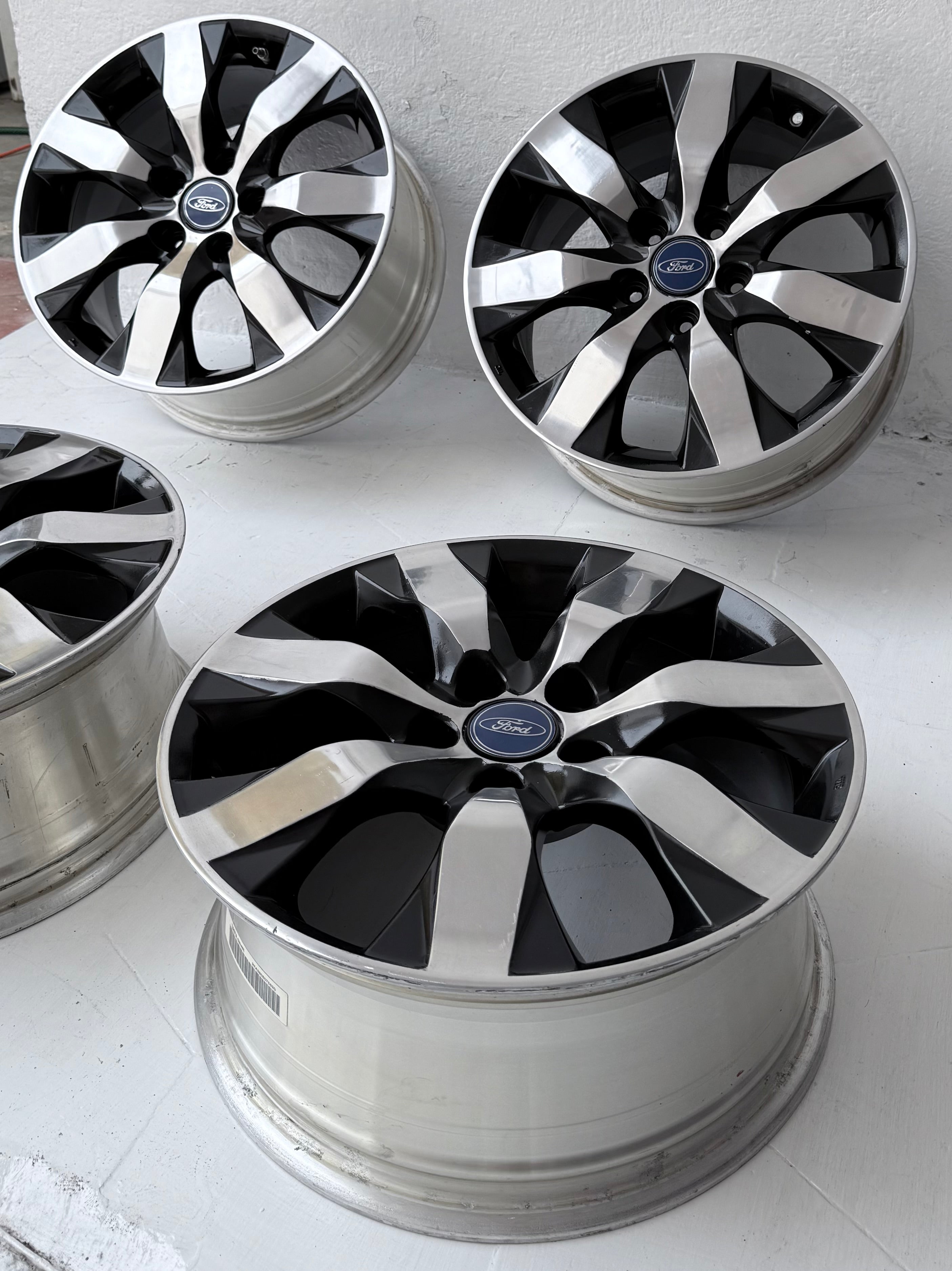 4 Rines 17” Ford Mustang, Explorer y Edge – 5×114