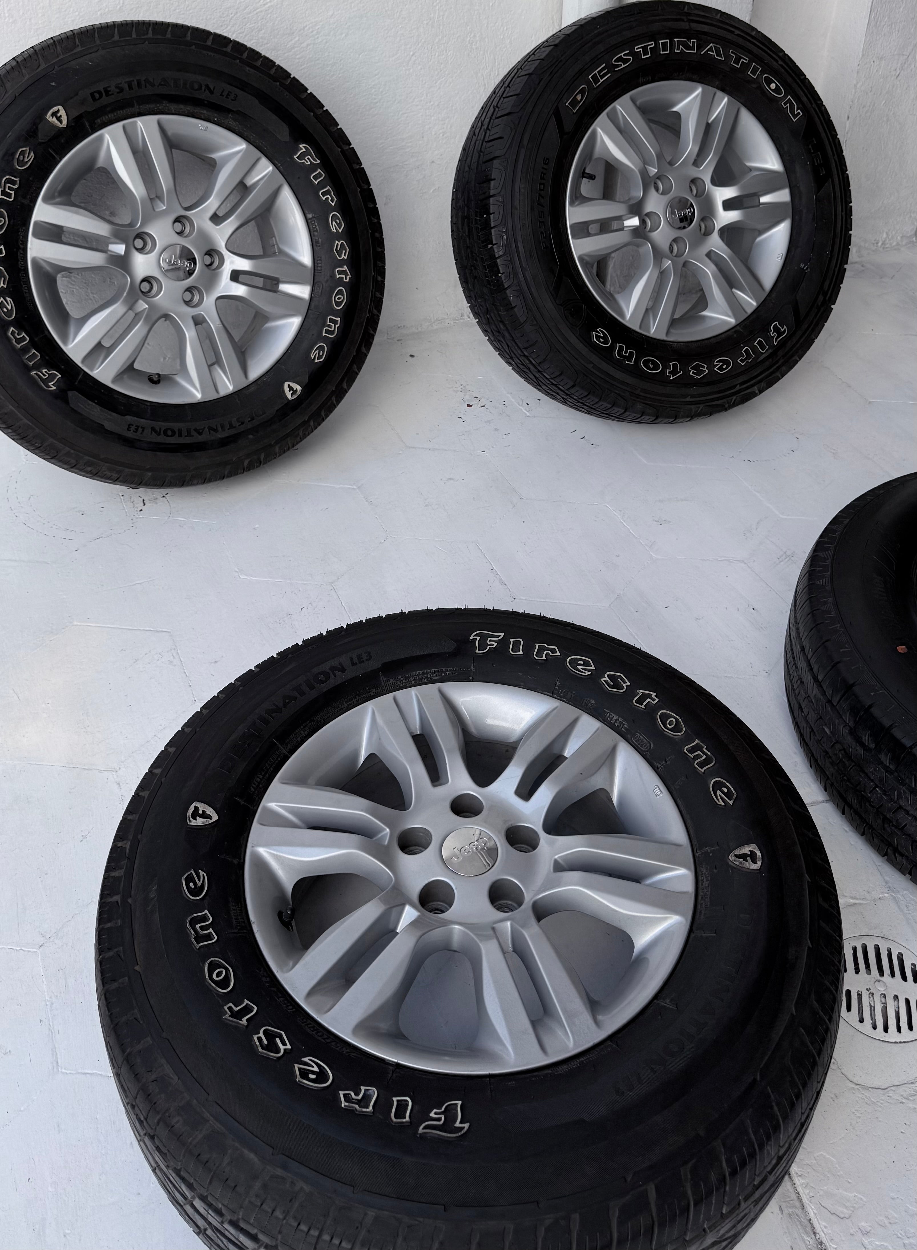 4 Rines con llantas 16” Jeep Liberty, Patriot, Compass, Wrangler, Dodge Nitro, Caravan y Voyager – 5×114