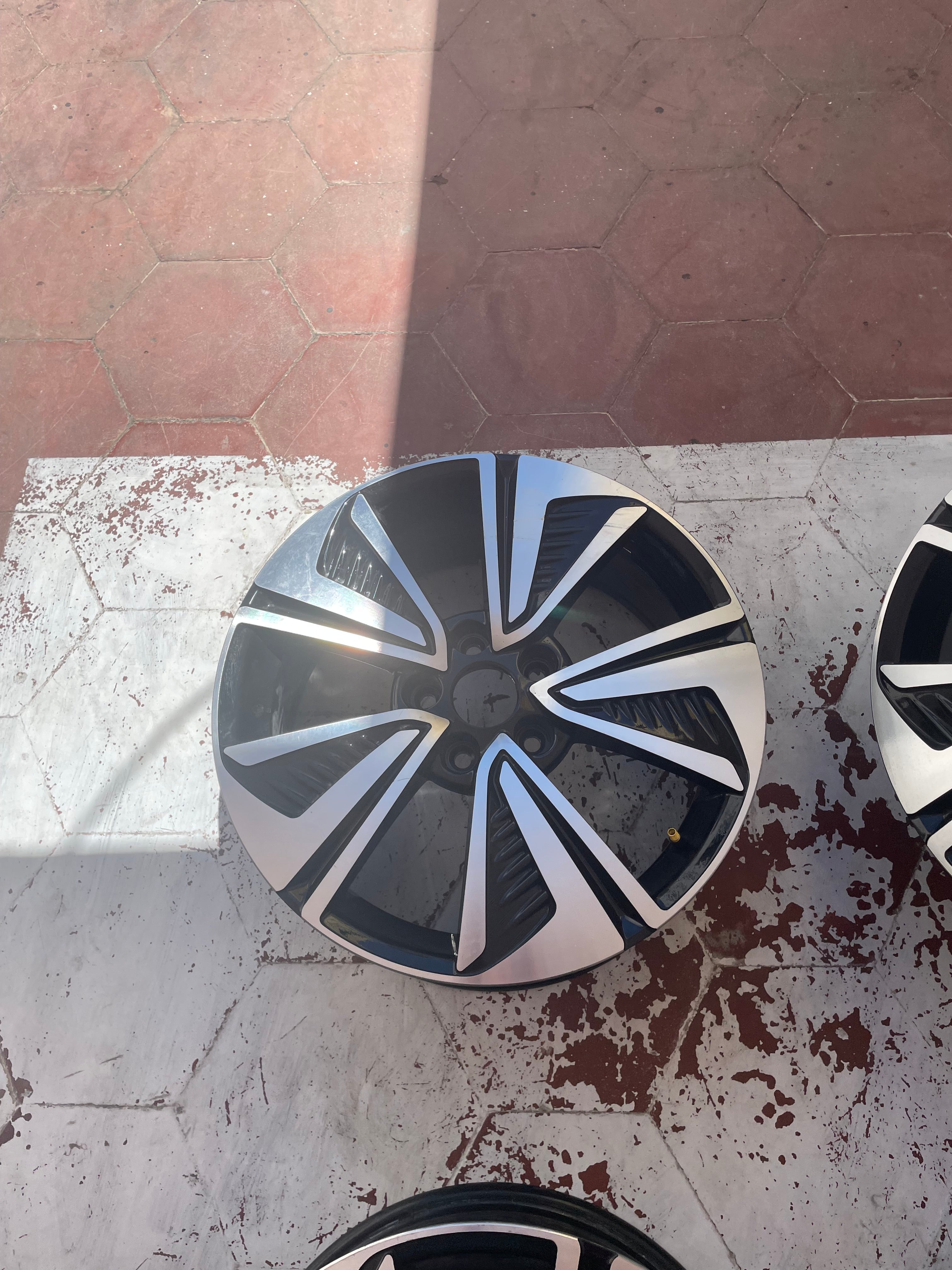 Rines Originales Honda 16" | 5x114 | Juego de 4 Piezas