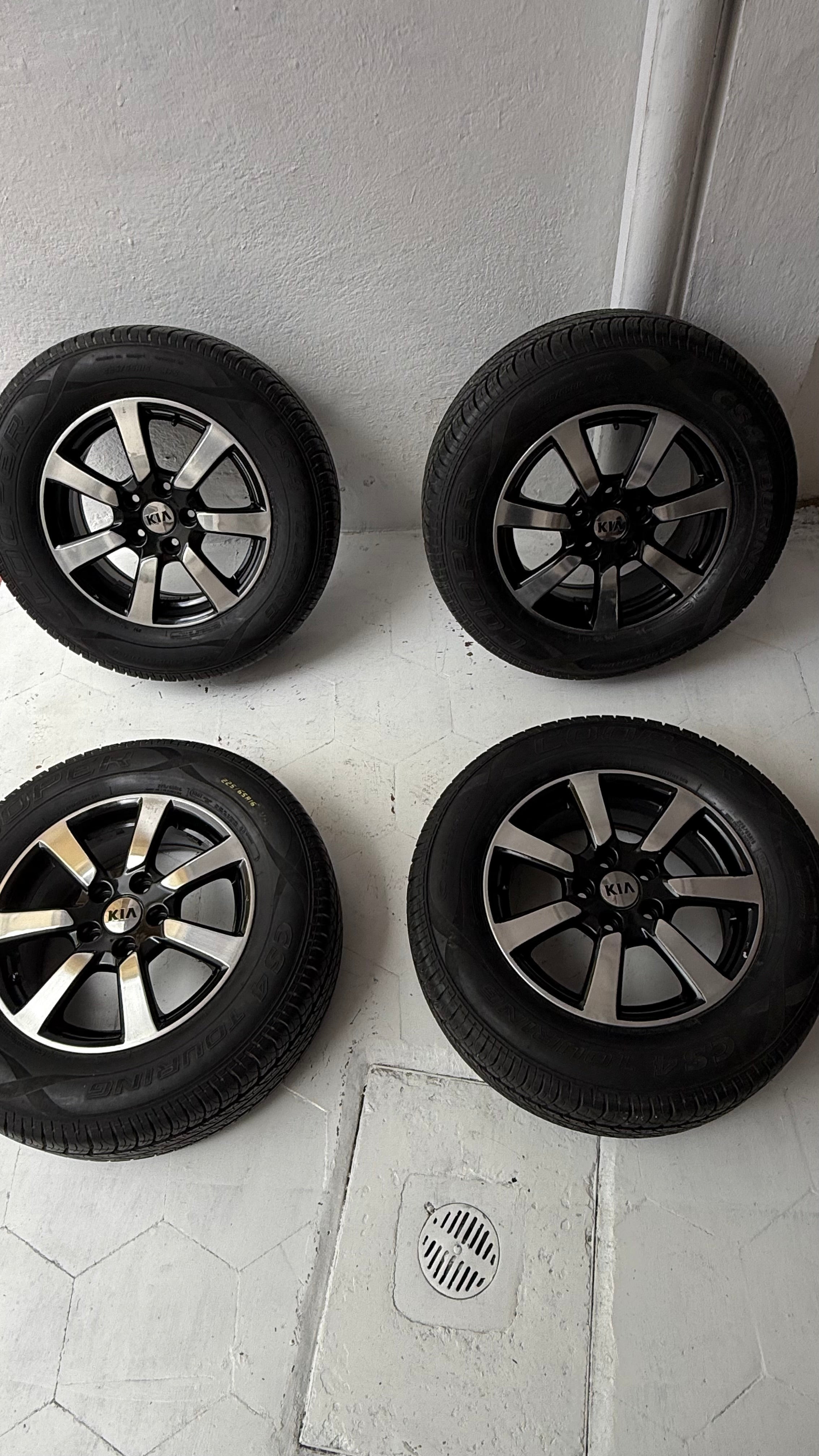 4 Rines con Llantas 16” Kia Forte, Optima y Sportage; Hyundai Tucson – 5×114
