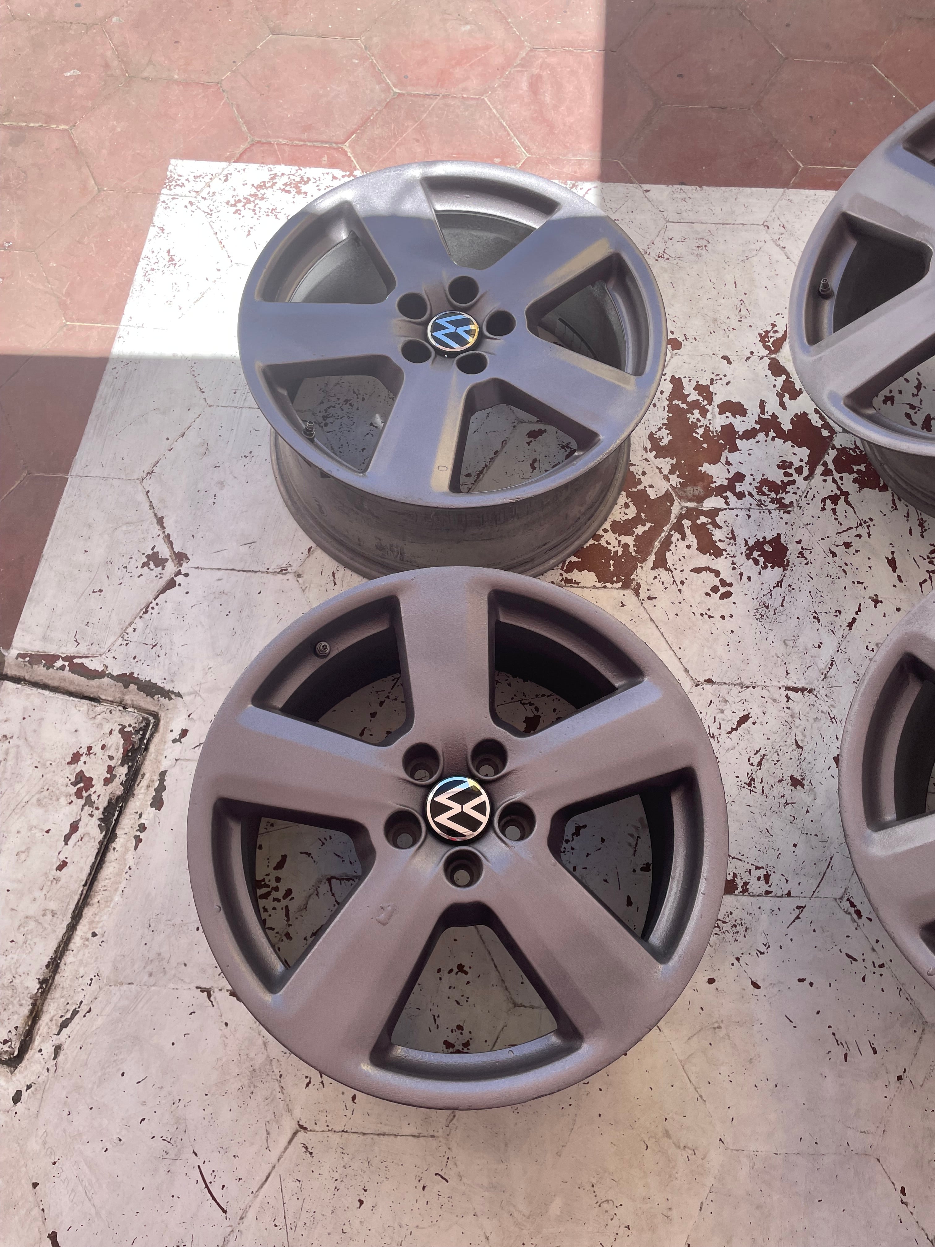 Rines Originales Volkswagen 18" para Jetta MK6 / MK7 - 5x112