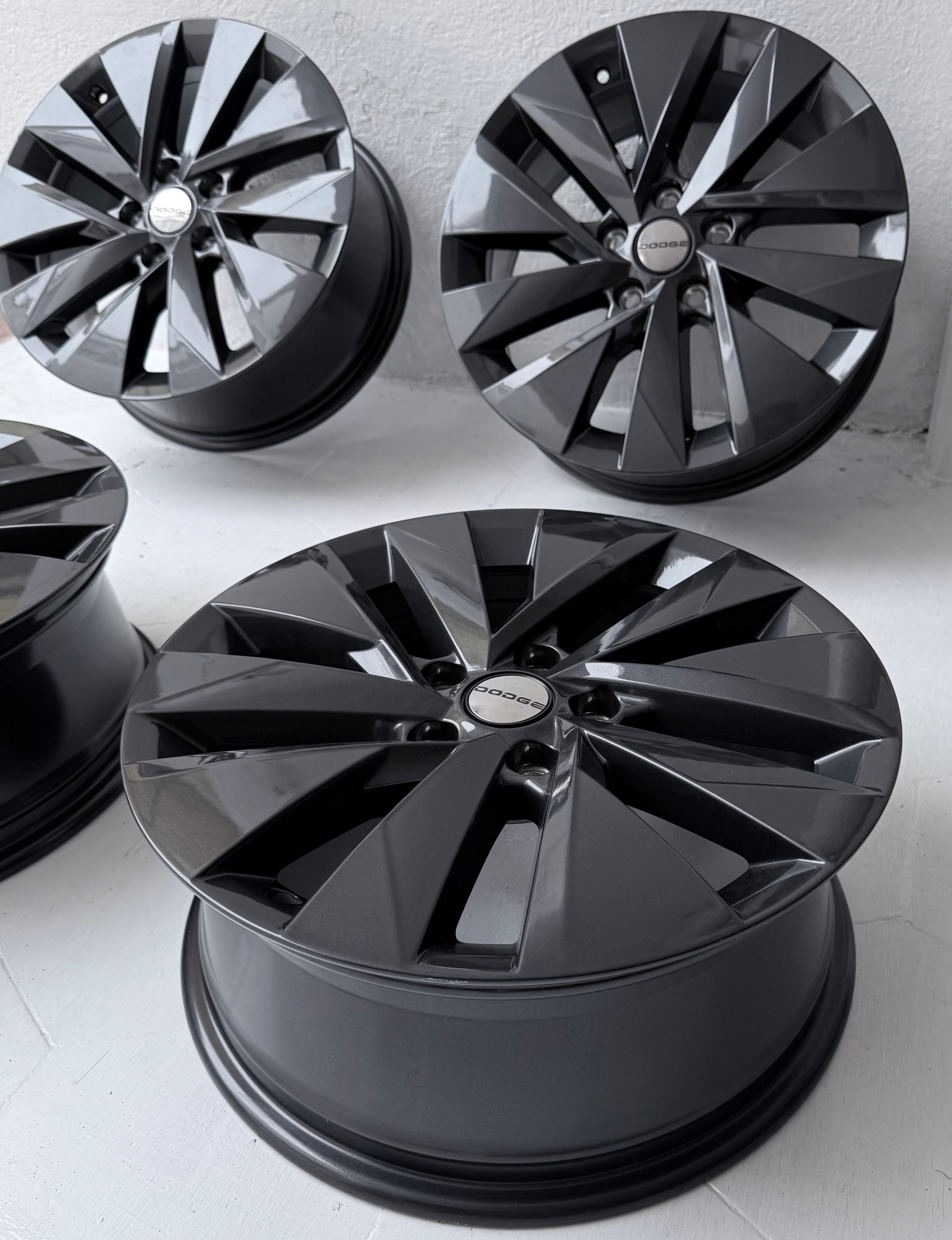 4 Rines 17” Dodge Voyager, Caravan, Nitro, Avenger, 300C y Jeep – 5×114 Nuevos