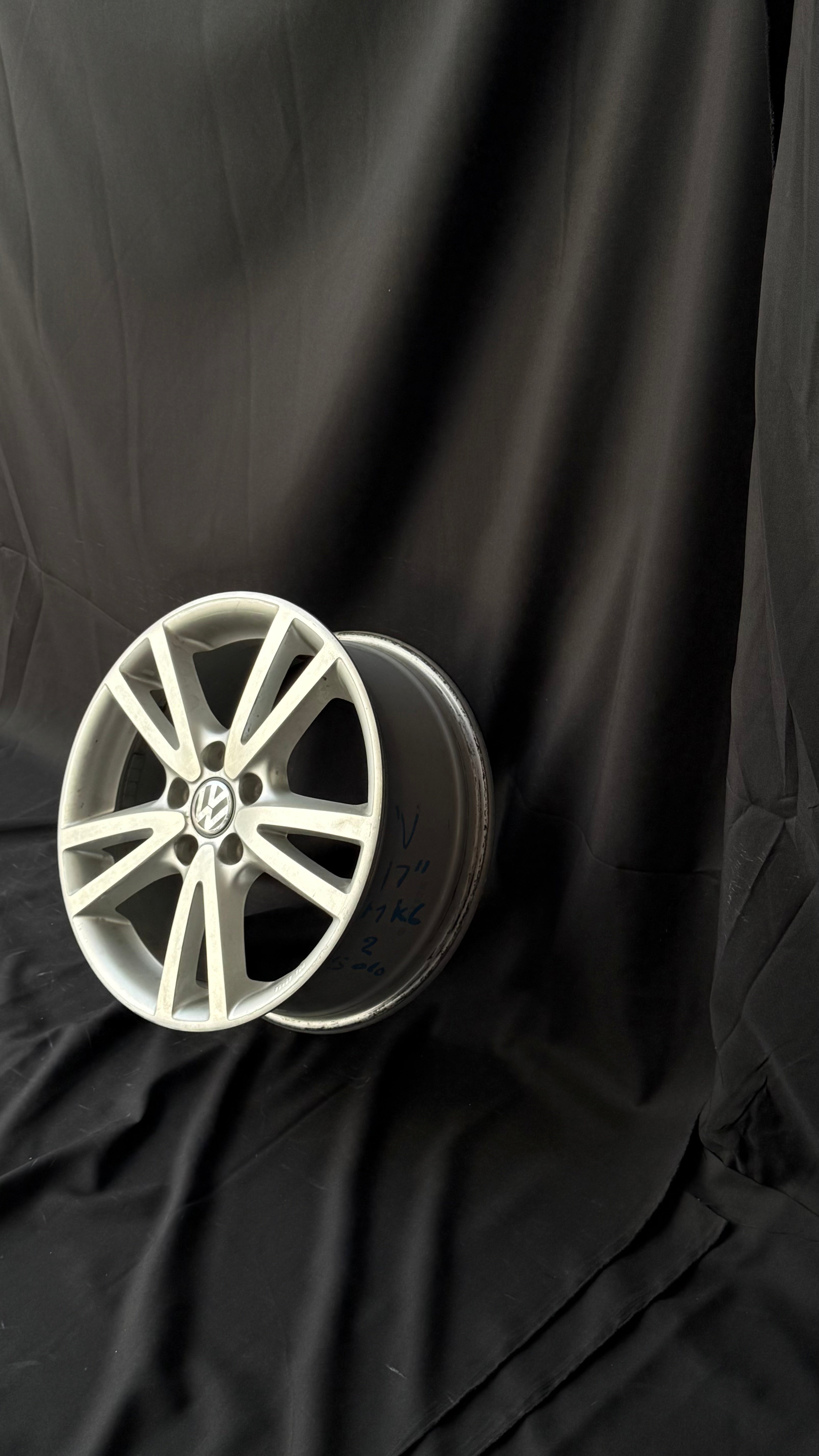 1 Rin 17” Volkswagen Jetta MK6 / Golf