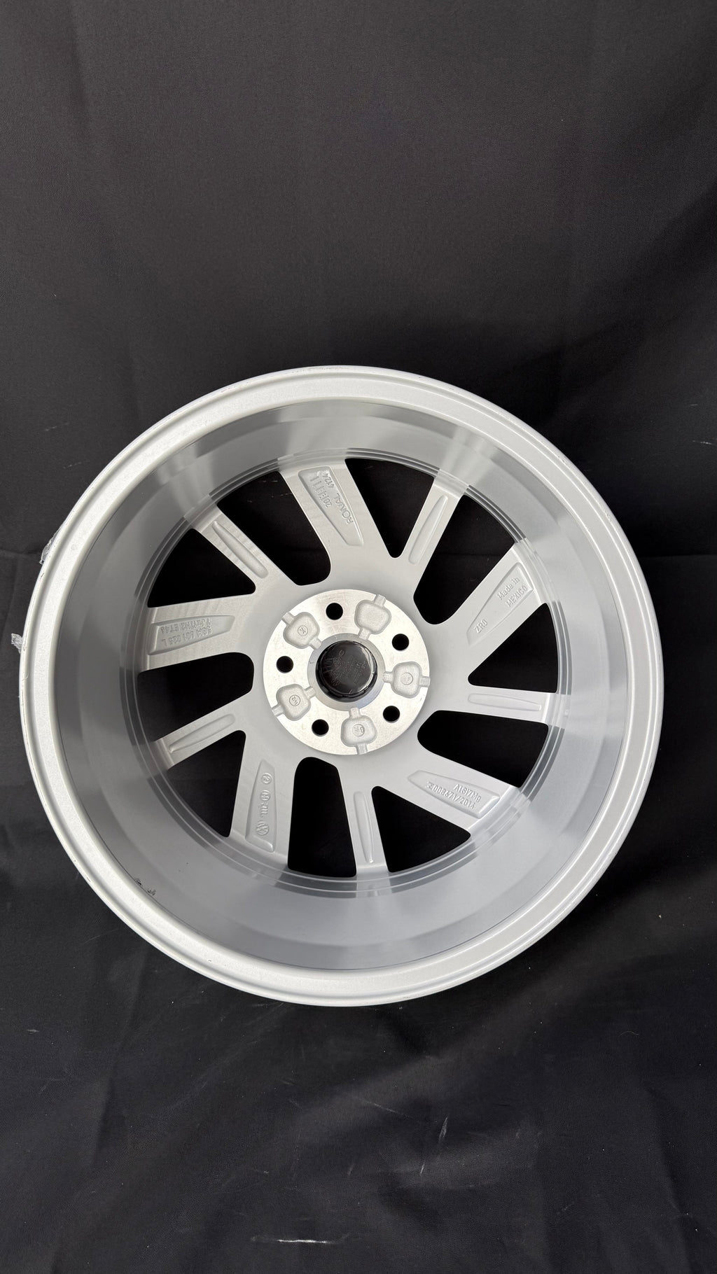 1 Rin 17” Volkswagen Golf TSI Jetta A6 A7 Original Nuevo