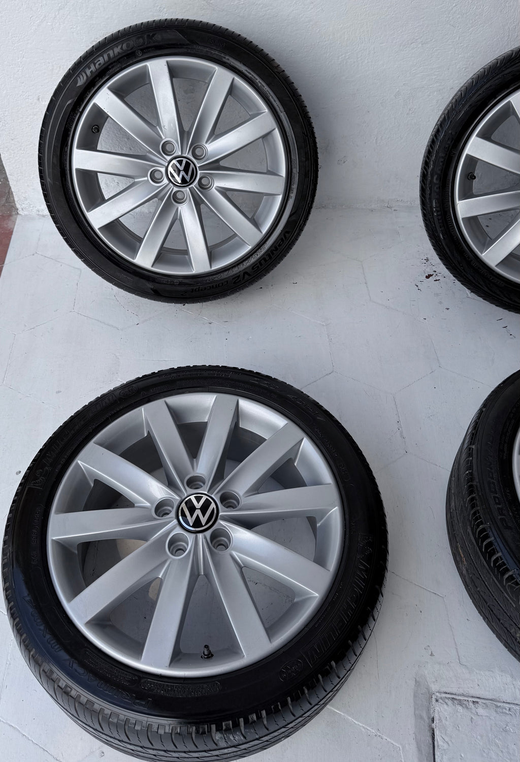 4 Rines con llantas 17” Volkswagen Jetta MK6, MK7, Golf, Bora, Tiguan y Taos – 5×112
