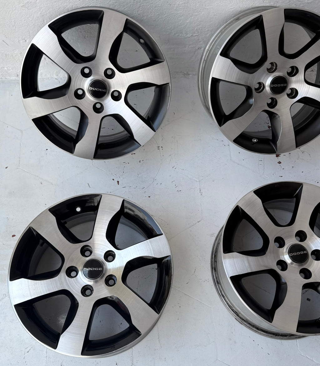 4 Rines 16” Dodge Caravan, Voyager, Avenger, Caliber, Jeep Liberty, Patriot y Nitro – 5×114