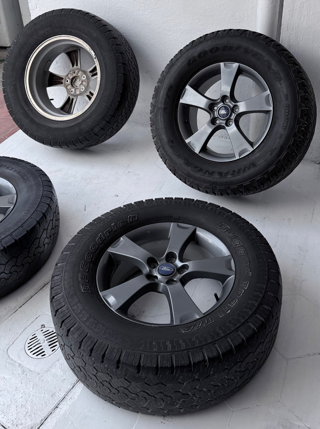 4 Rines con llantas 17” Ford Ranger y Explorer – 5×114