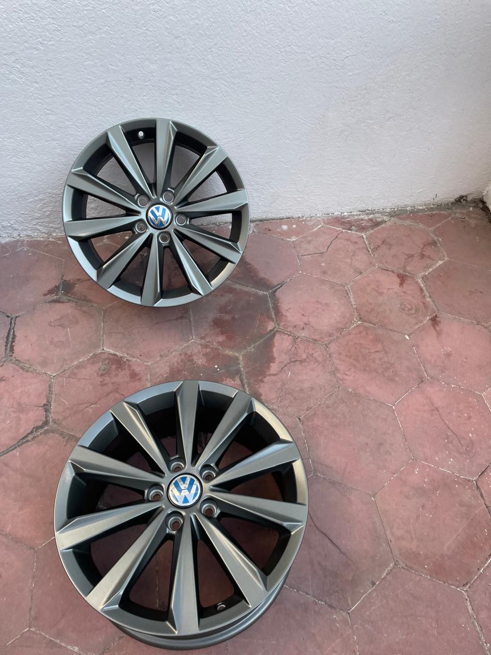 Juego de 4 Rines 17" Nuevos Volkswagen Taos Jetta MK7 MK6 New Beetle Passat Bora Originales 5x112
