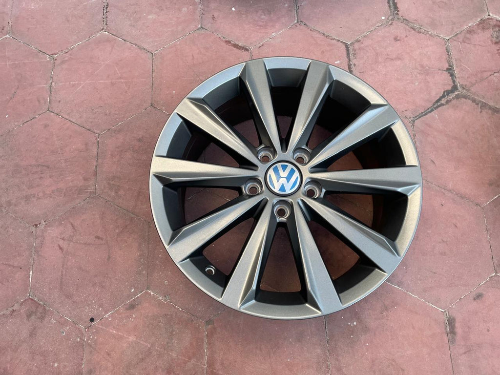 Juego de 4 Rines 17" Seminuevos Volkswagen Taos Jetta MK7 MK6 New Beetle Passat Bora Originales 5x112
