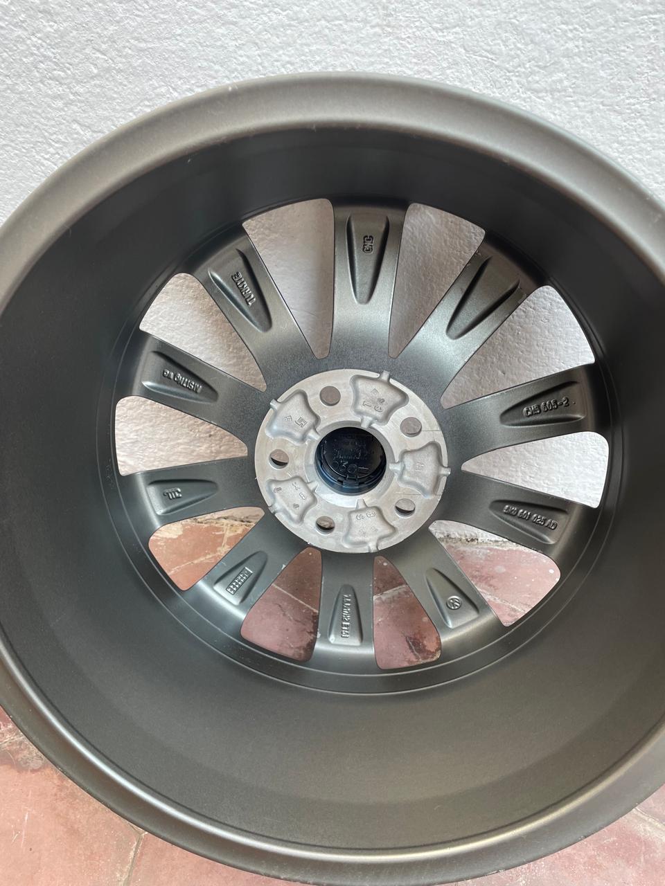 Juego de 4 Rines 17" Seminuevos Volkswagen Taos Jetta MK7 MK6 New Beetle Passat Bora Originales 5x112