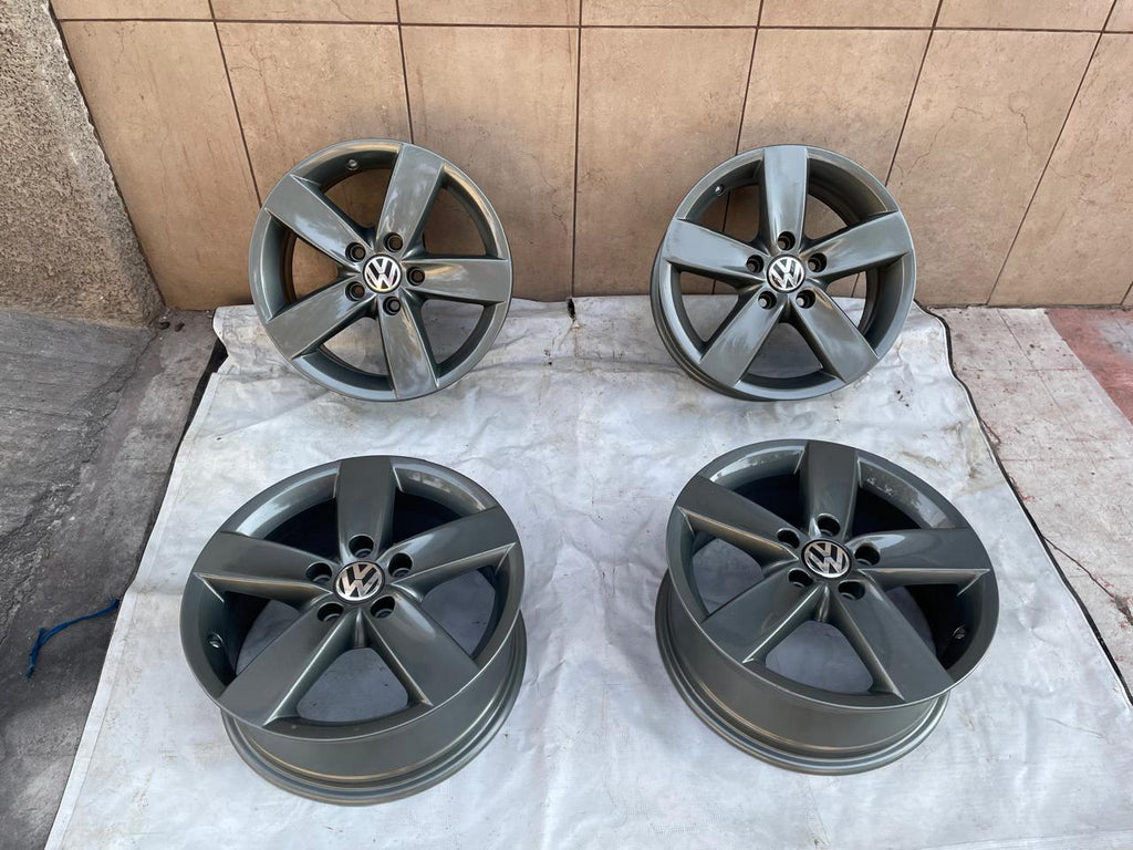 Juego de 4 Rines 16" Seminuevos Volkswagen Jetta MK7 MK6 Tiguan Bora Originales 5x112
