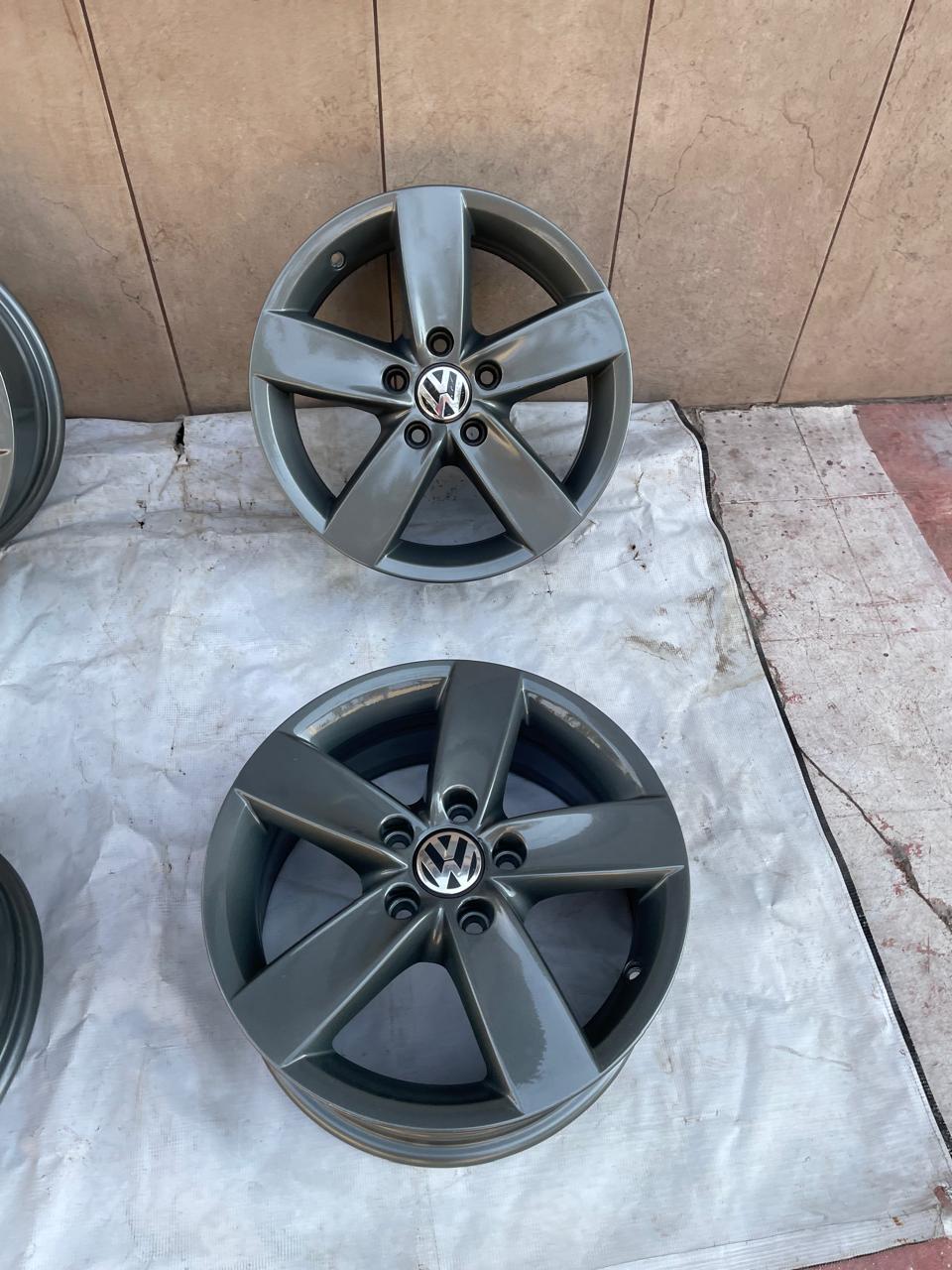 Juego de 4 Rines 16" Seminuevos Volkswagen Jetta MK7 MK6 Tiguan Bora Originales 5x112