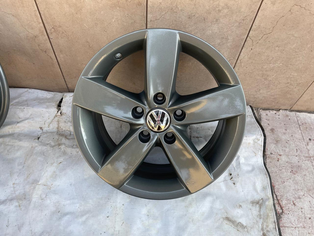 Juego de 4 Rines 16" Seminuevos Volkswagen Jetta MK7 MK6 Tiguan Bora Originales 5x112