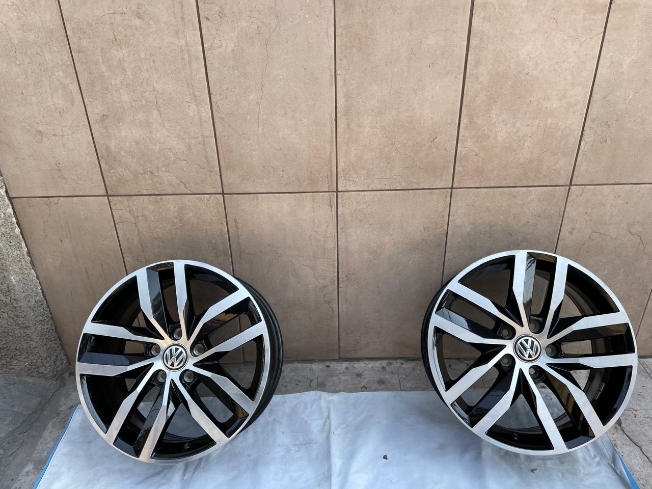 4 Rines 17” Volkswagen Golf Jetta MK6 MK7 Tiguan Taos Originales Seminuevos 5x112