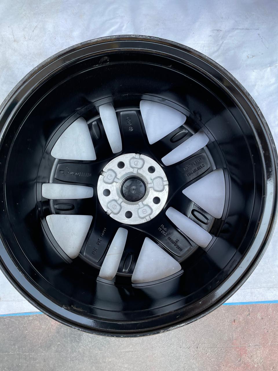 4 Rines 17” Volkswagen Golf Jetta MK6 MK7 Tiguan Taos Originales Nuevos 5x112