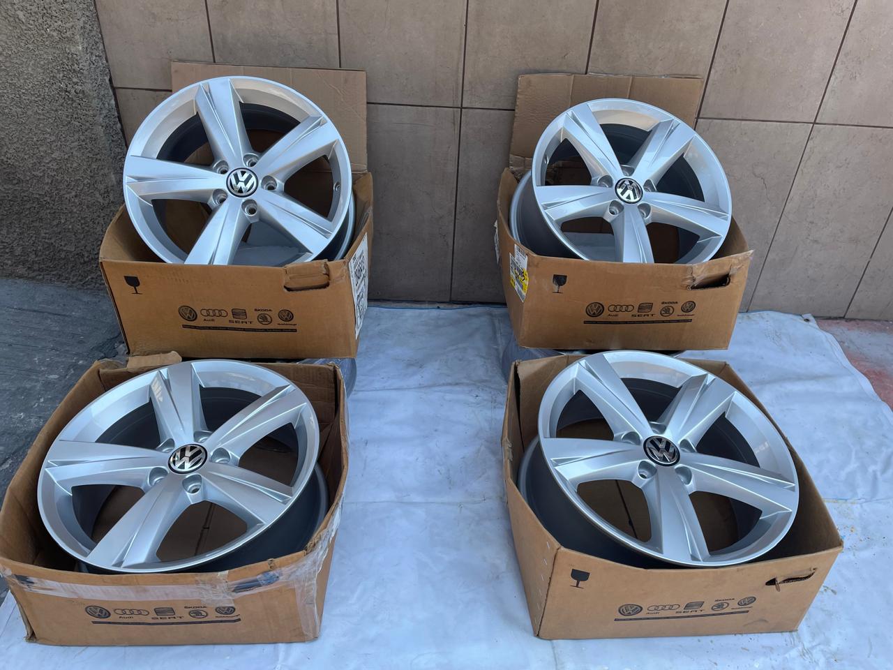 4 Rines 17" Volkswagen Taos Tiguan Jetta MK7 MK6 Passat Originales 5x112 Nuevos