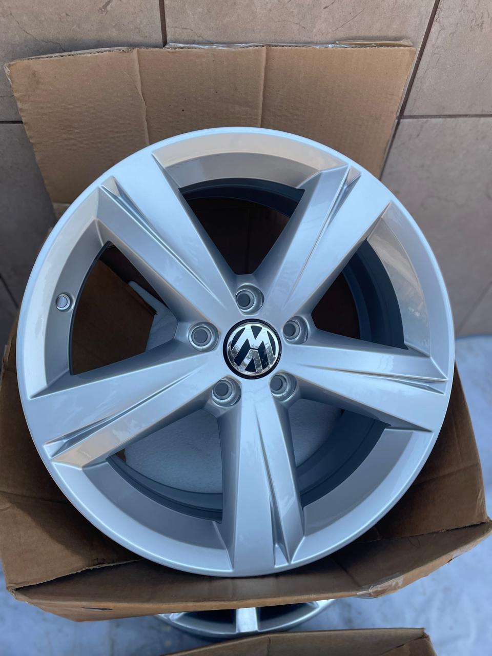 4 Rines 17" Volkswagen Taos Tiguan Jetta MK7 MK6 Passat Originales 5x112 Nuevos