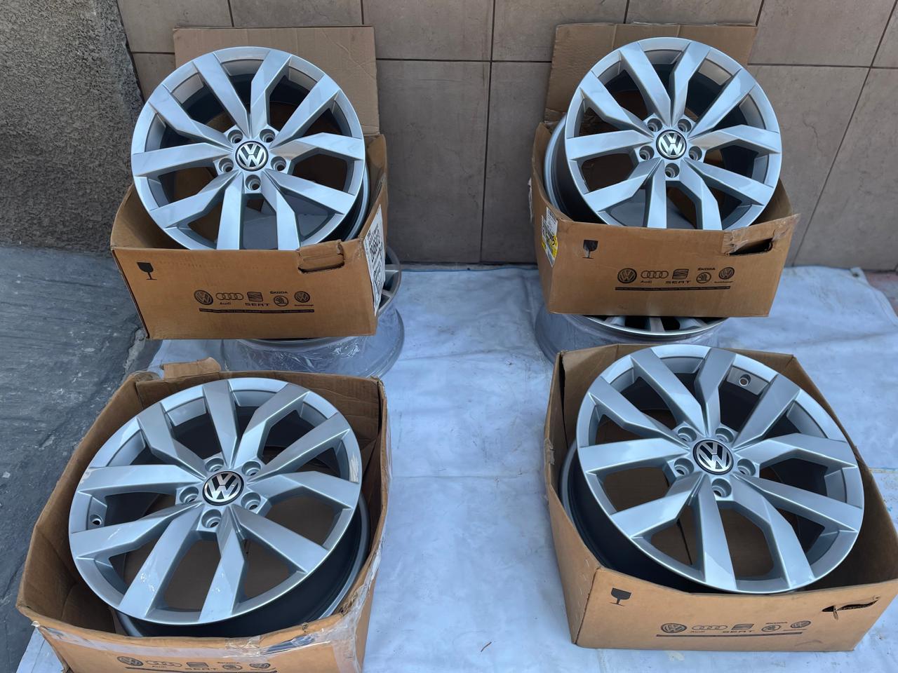 4 Rines 17" Volkswagen Golf T-Cross Jetta MK6 MK7 Tiguan Taos New Beetle Passat Originales 5x112 Nuevos