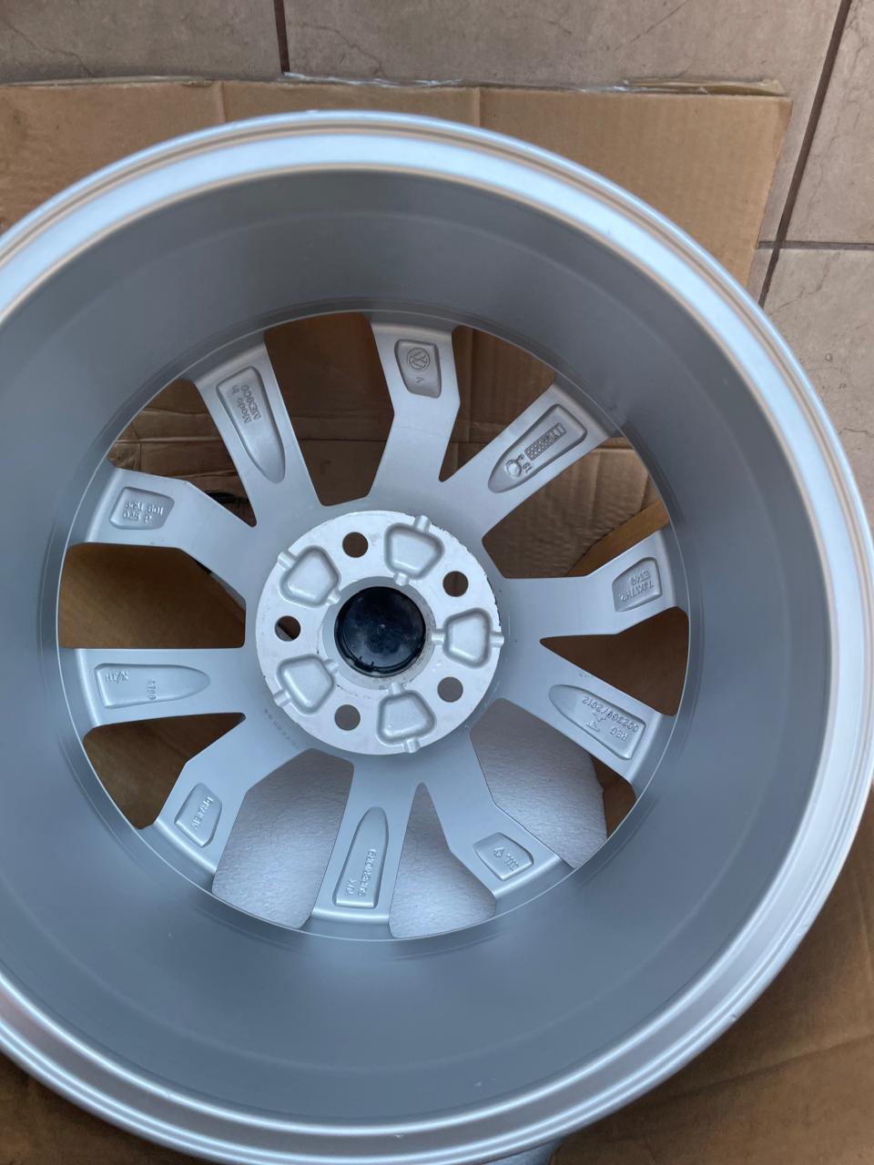 1 Rin 17" Volkswagen Golf T-Cross Jetta MK6 MK7 Tiguan Taos New Beetle Passat Original 5x112