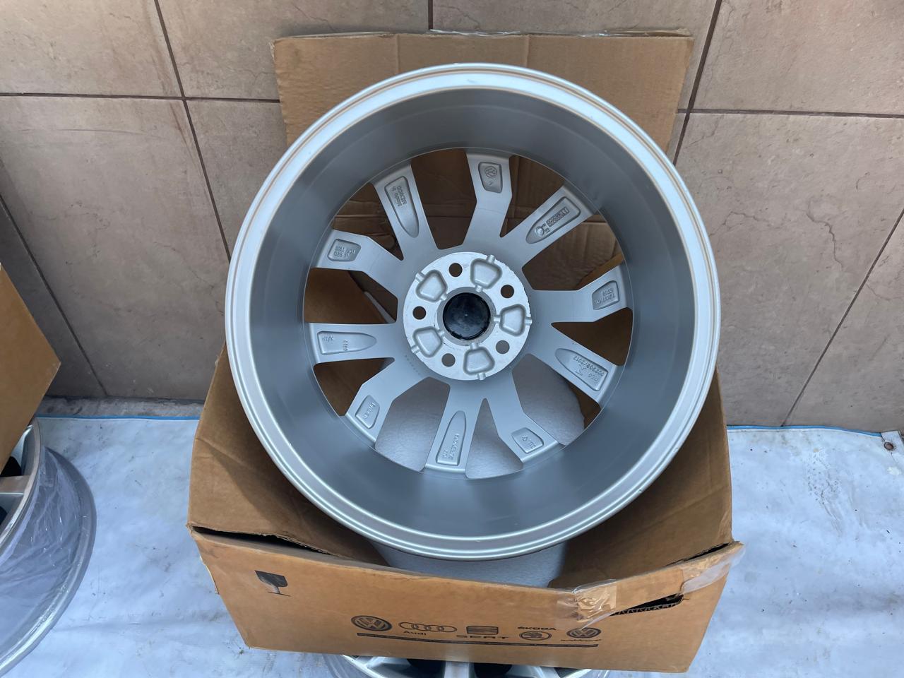 1 Rin 17" Volkswagen Golf T-Cross Jetta MK6 MK7 Tiguan Taos New Beetle Passat Original 5x112