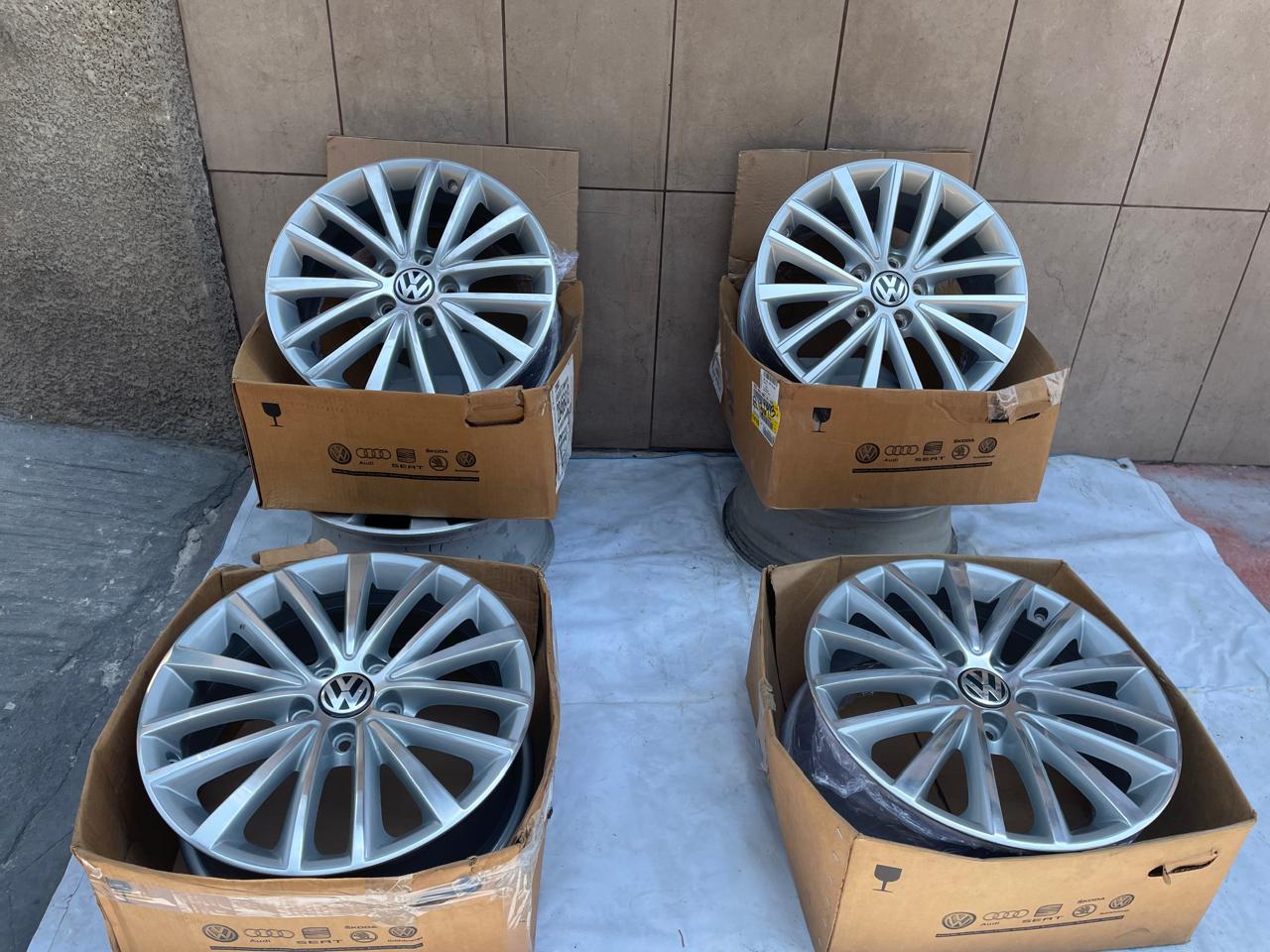 4 Rines 16" Volkswagen Sport Jetta MK6 Jetta MK7 Tiguan Taos Passat Originales 5x112 Nuevos