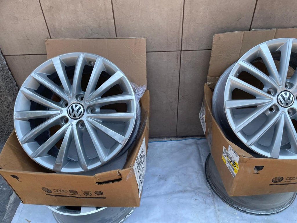 4 Rines 16" Volkswagen Sport Jetta MK6 Jetta MK7 Tiguan Taos Passat Originales 5x112 Seminuevos