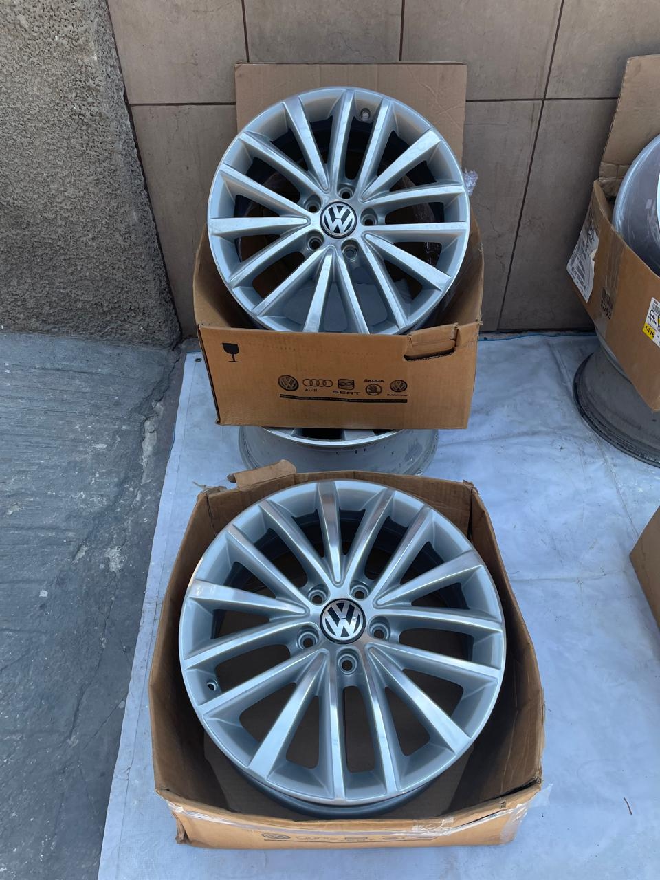 4 Rines 16" Volkswagen Sport Jetta MK6 Jetta MK7 Tiguan Taos Passat Originales 5x112 Nuevos