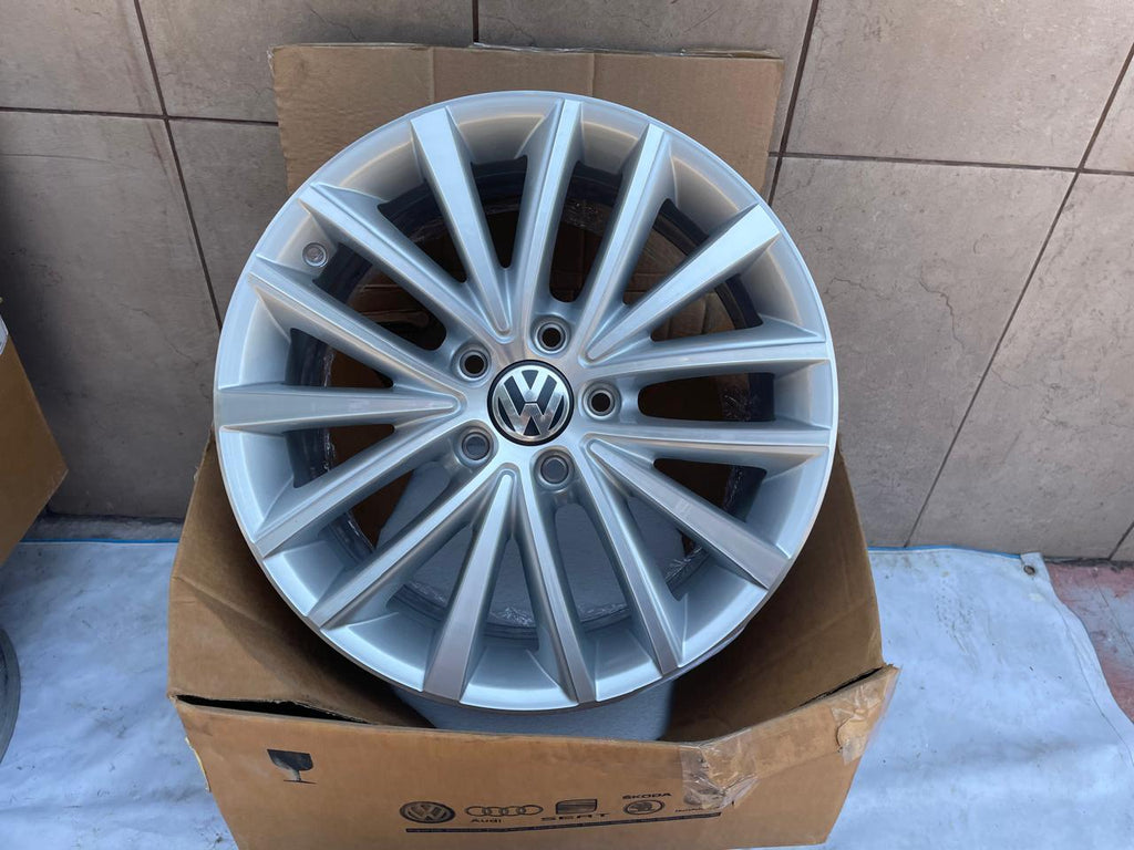 4 Rines 16" Volkswagen Sport Jetta MK6 Jetta MK7 Tiguan Taos Passat Originales 5x112 Seminuevos
