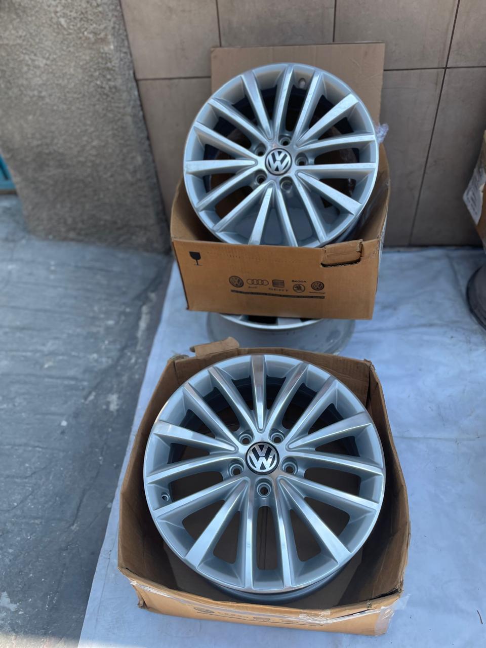 4 Rines 16" Volkswagen Sport Jetta MK6 Jetta MK7 Tiguan Taos Passat Originales 5x112 Nuevos