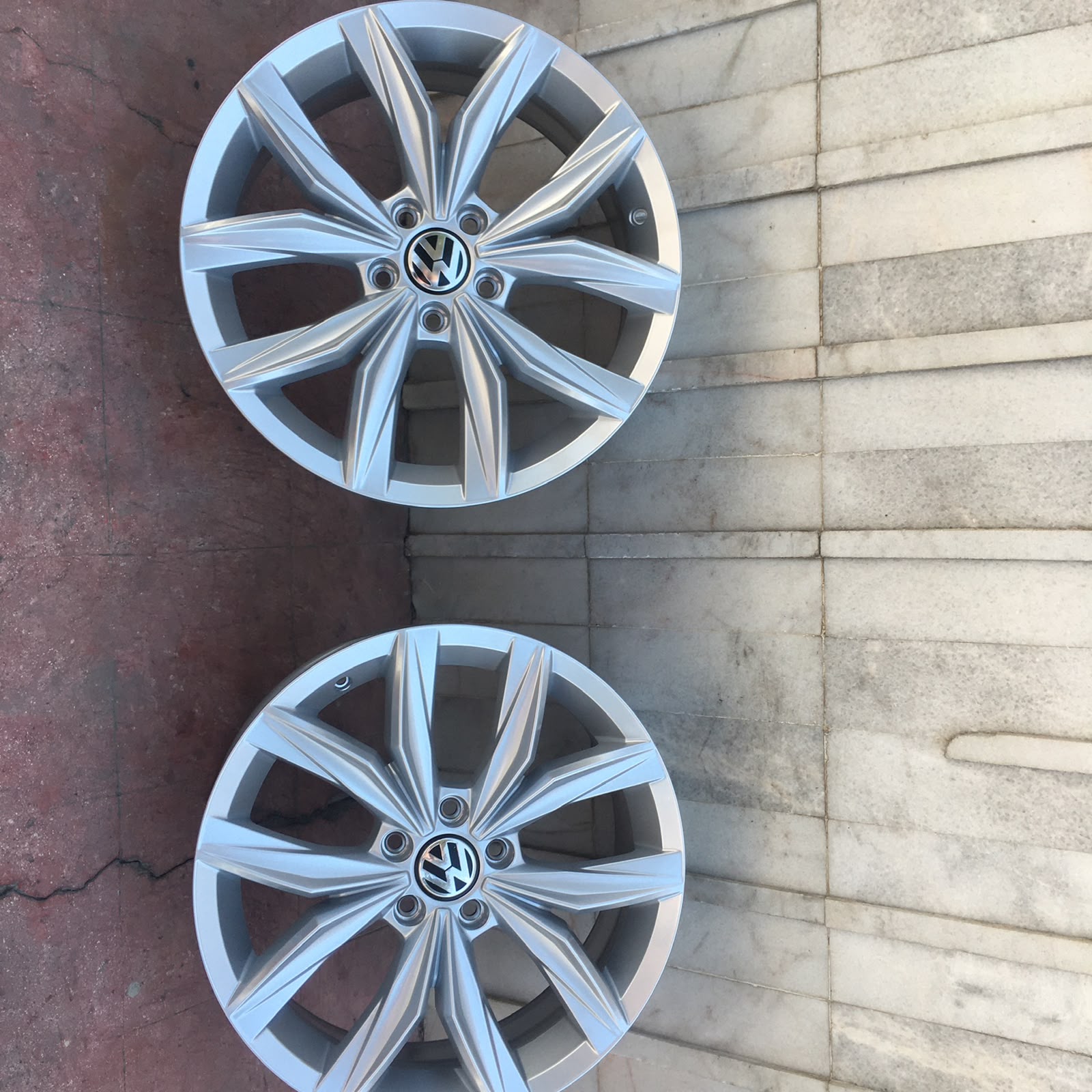 4 Rines 18” Seminuevos Originales Volkswagen Jetta MK7 MK6 Tiguan Taos 5x112