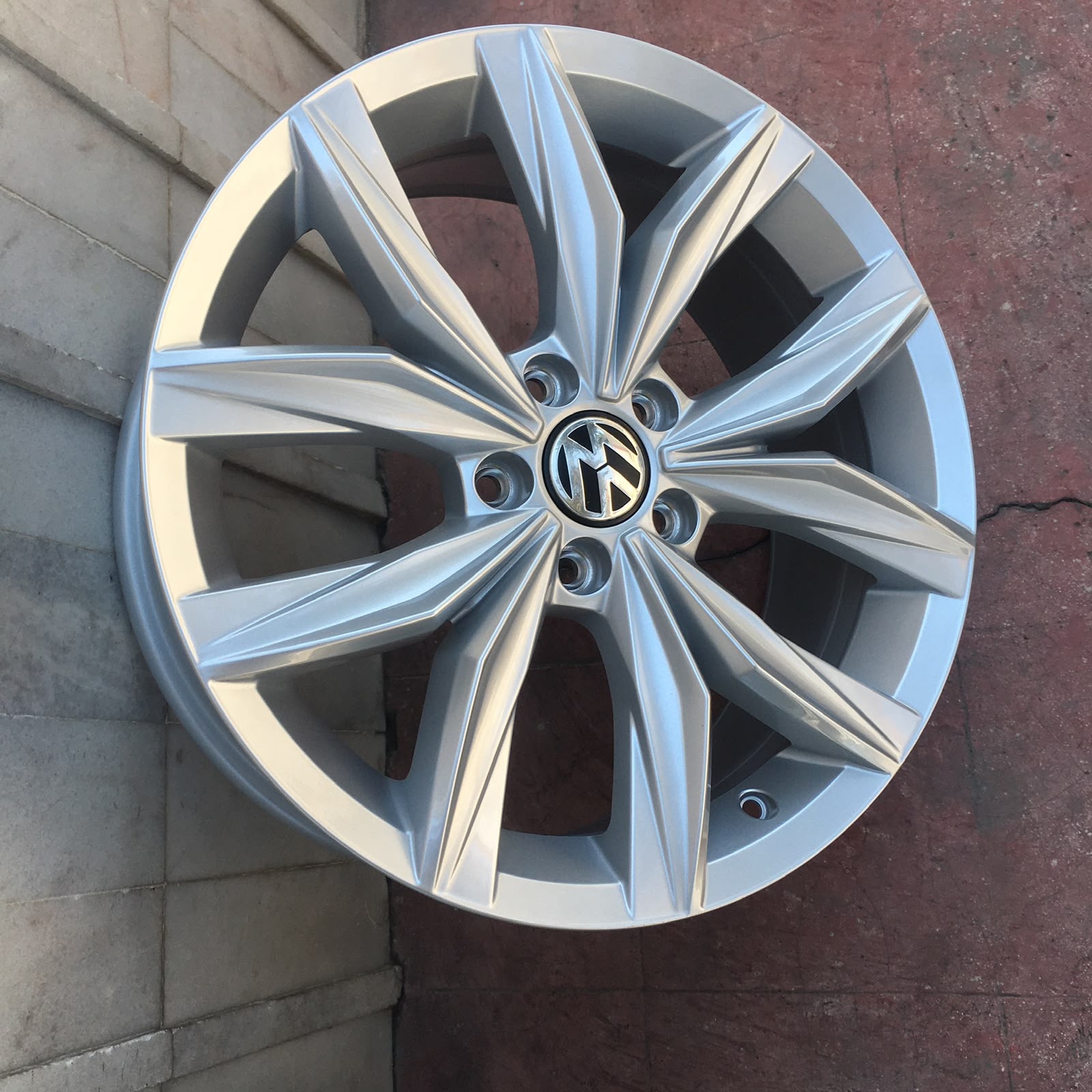 4 Rines 18” Seminuevos Originales Volkswagen Jetta MK7 MK6 Tiguan Taos 5x112