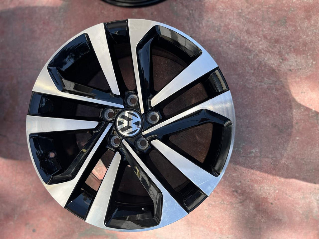 4 Rines 17” Nuevos Originales Volkswagen Tiguan Taos Jetta MK7 MK6 Passat Beetle Bora 5x112