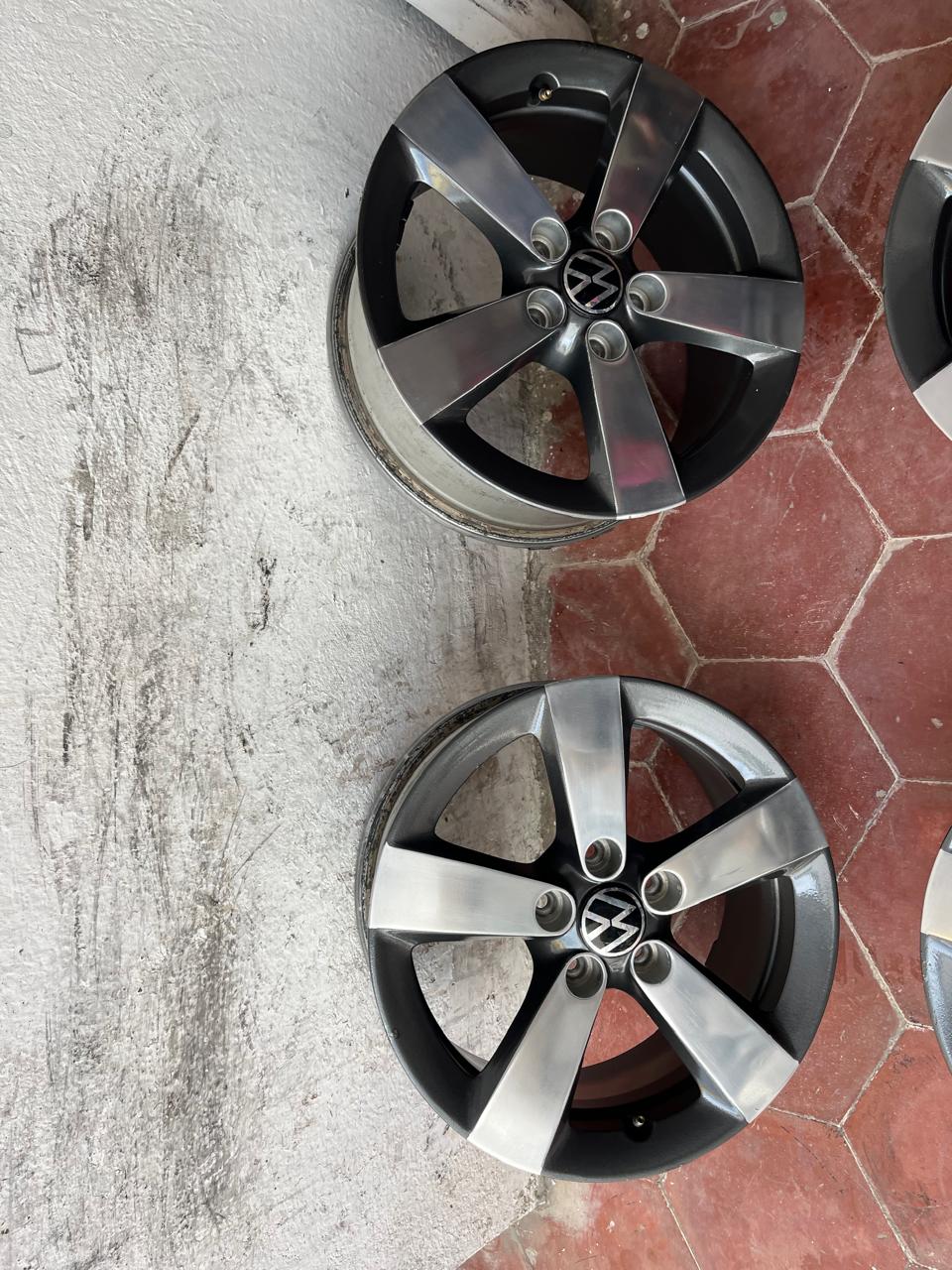 4 Rines 16” Volkswagen Jetta MK6 MK7 Originales VW 5x112 Seminuevos