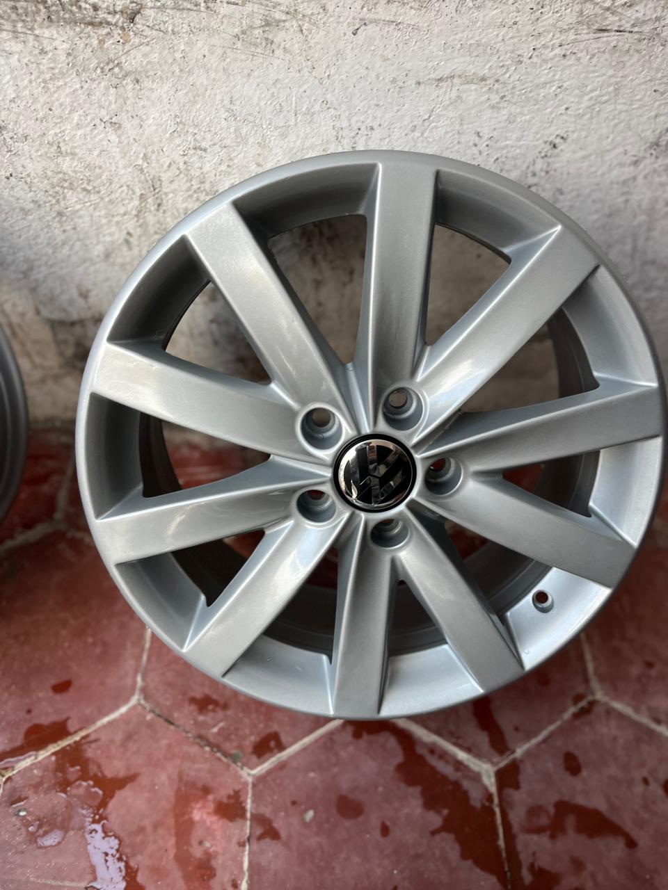 1 Rin 17" Volkswagen Tiguan Taos Jetta MK7 MK6 Golf Passat Original 5x112